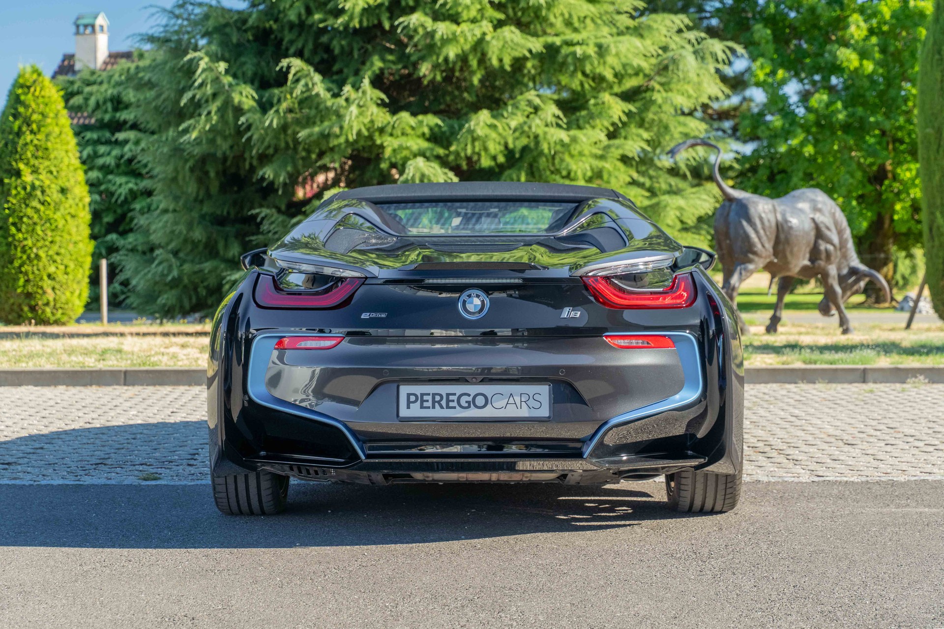 BMW i8 Roadster-image-8