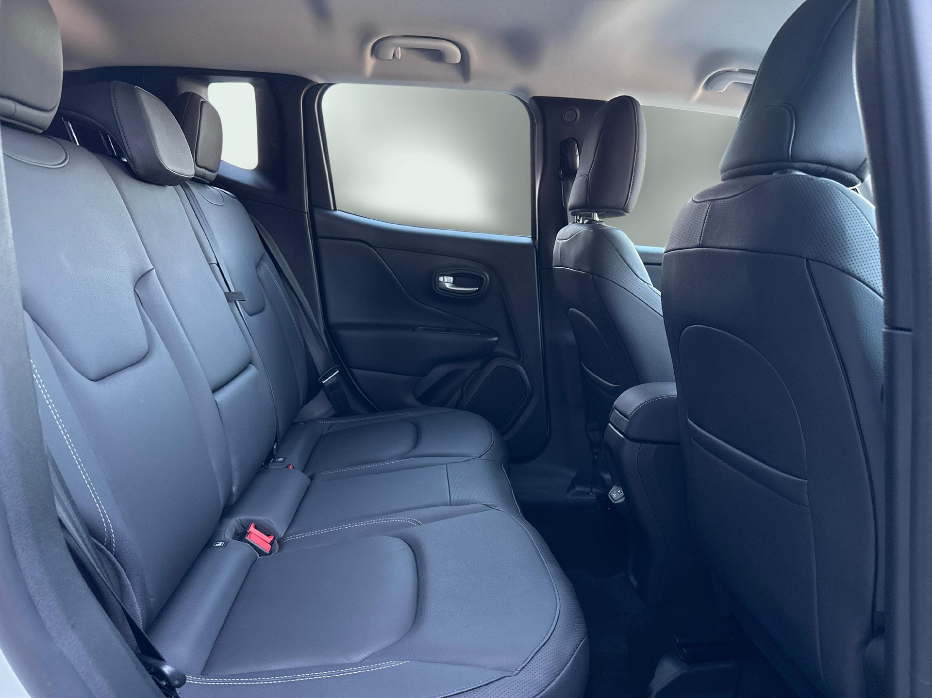 JEEP Renegade 1.5 Turbo Swiss Limited-image-10