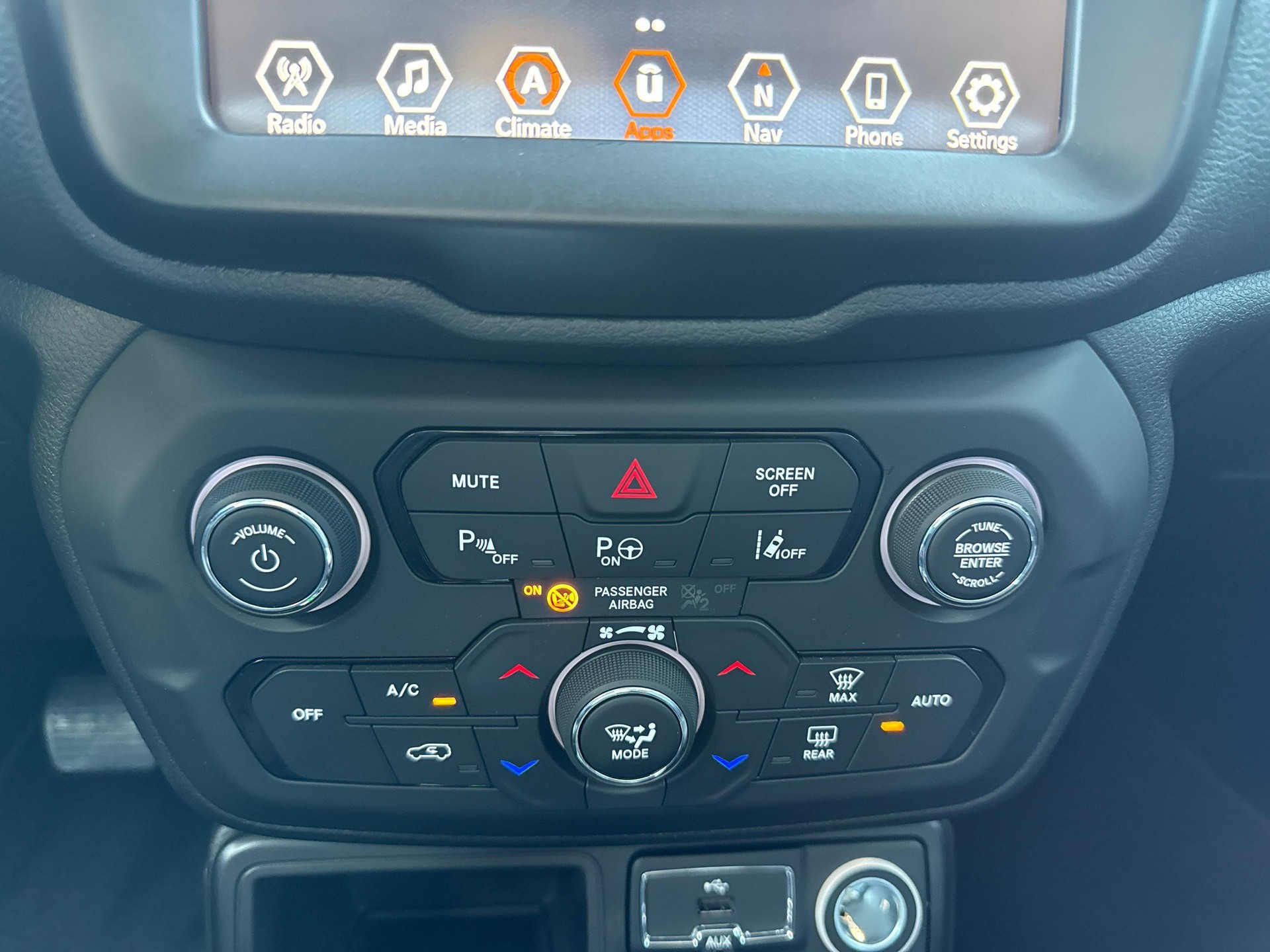 JEEP Renegade 1.5 Turbo Swiss Limited-image-17