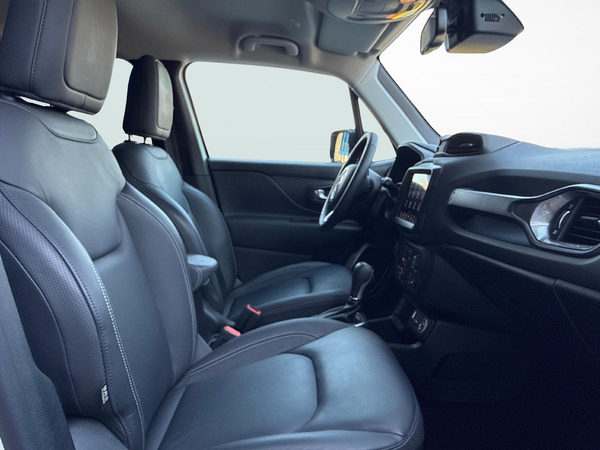 JEEP Renegade 1.5 Turbo Swiss Limited-image-9