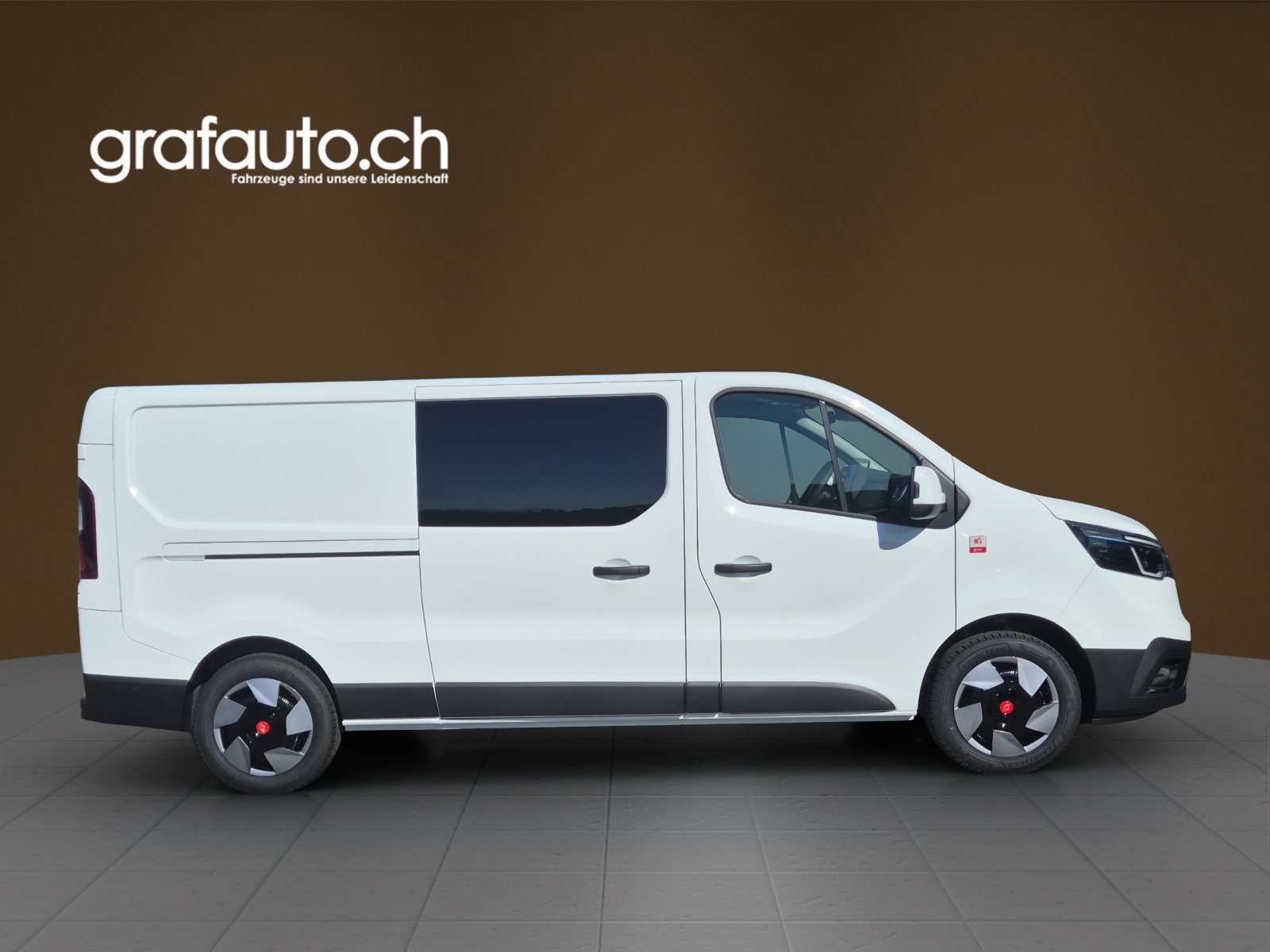 RENAULT Trafic Red 2.0 dCi 150 L2H1 Automat-image-0
