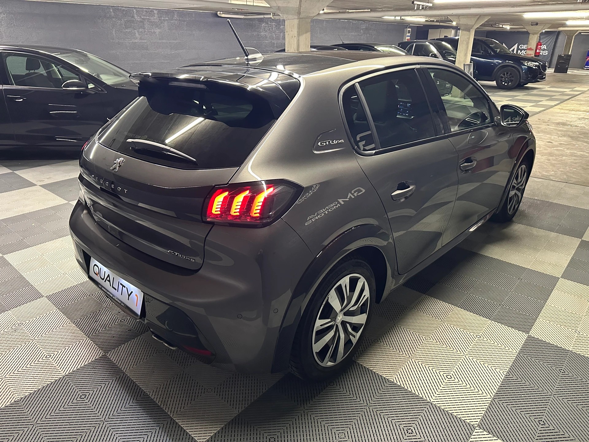 PEUGEOT 208 1.2 PureTech GT Line EAT8-image-3