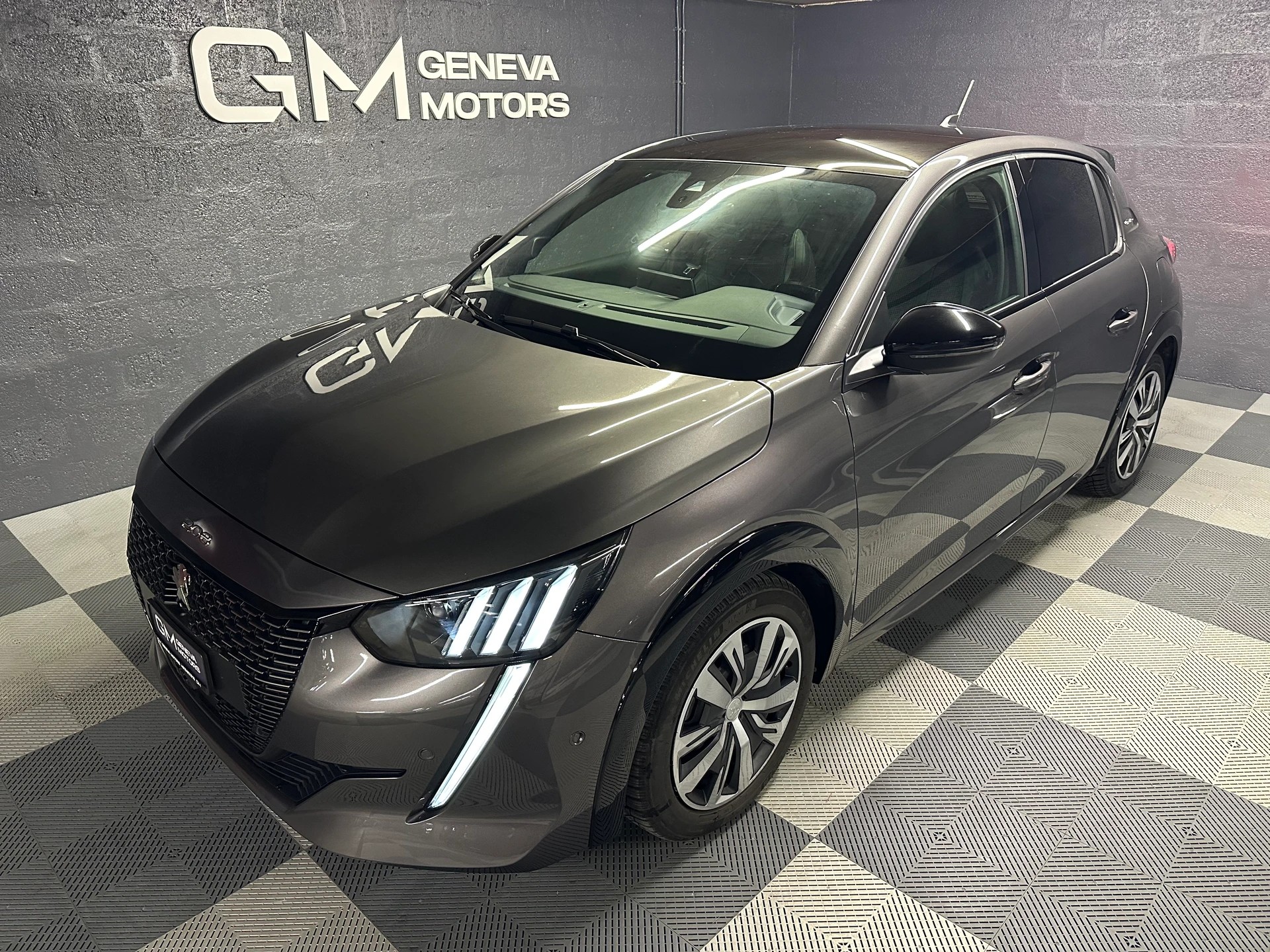 PEUGEOT 208 1.2 PureTech GT Line EAT8-image-0