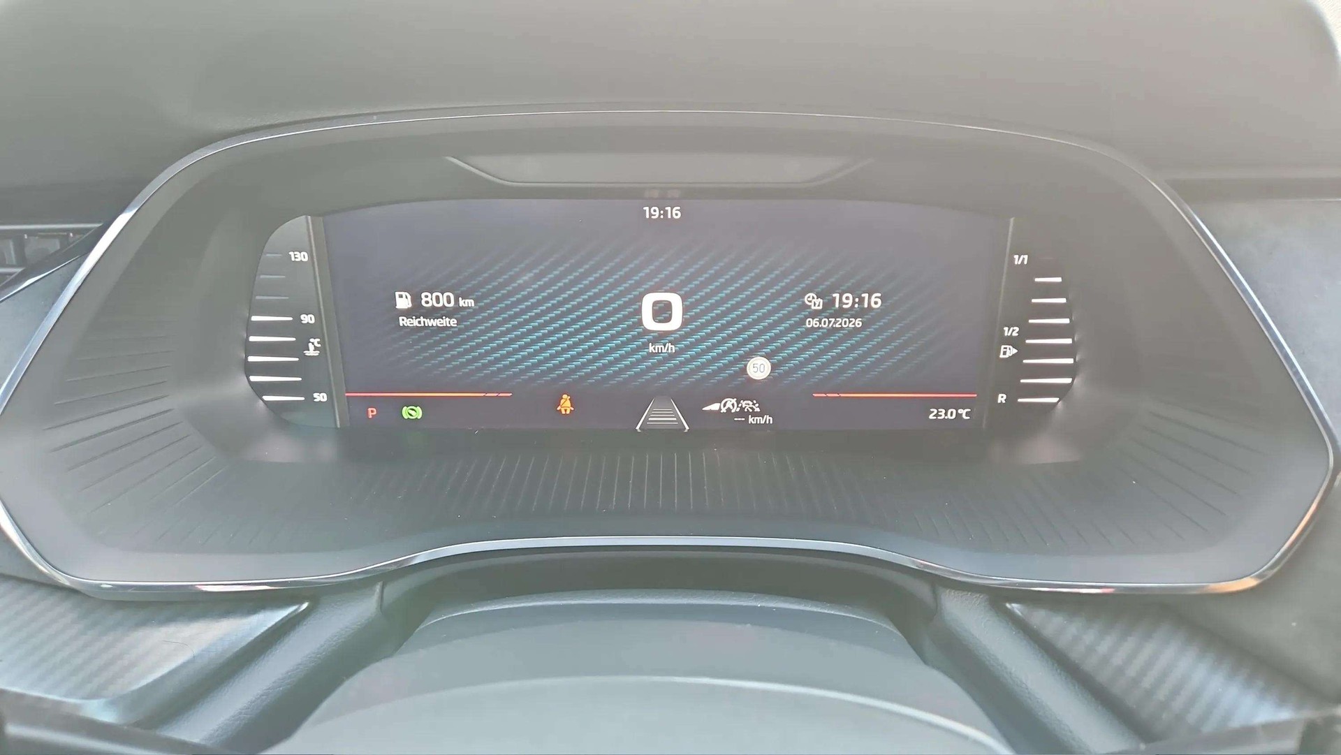 SKODA Octavia Combi 2.0 TDI DSG RS 4x4 mit AHK-Vorbereitung & 5J Werksgarantie oder bis 100000km-image-16