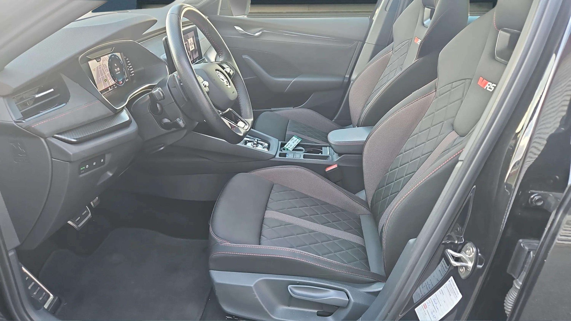 SKODA Octavia Combi 2.0 TDI DSG RS 4x4 mit AHK-Vorbereitung & 5J Werksgarantie oder bis 100000km-image-10