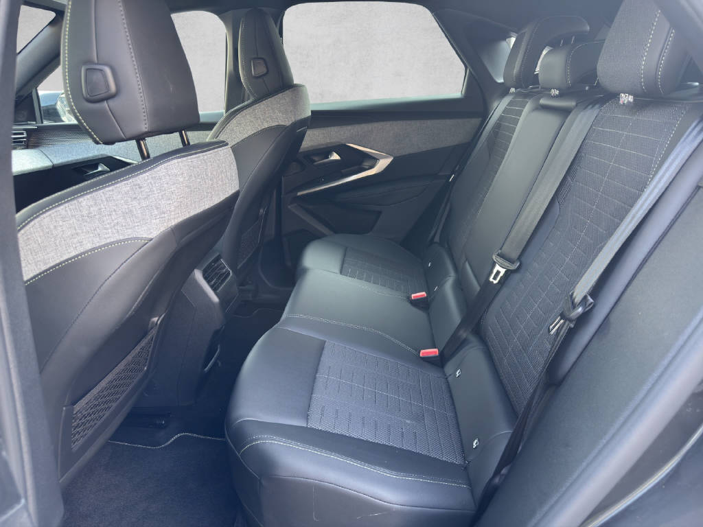 PEUGEOT 3008 1.2 Hybrid GT 145-image-6