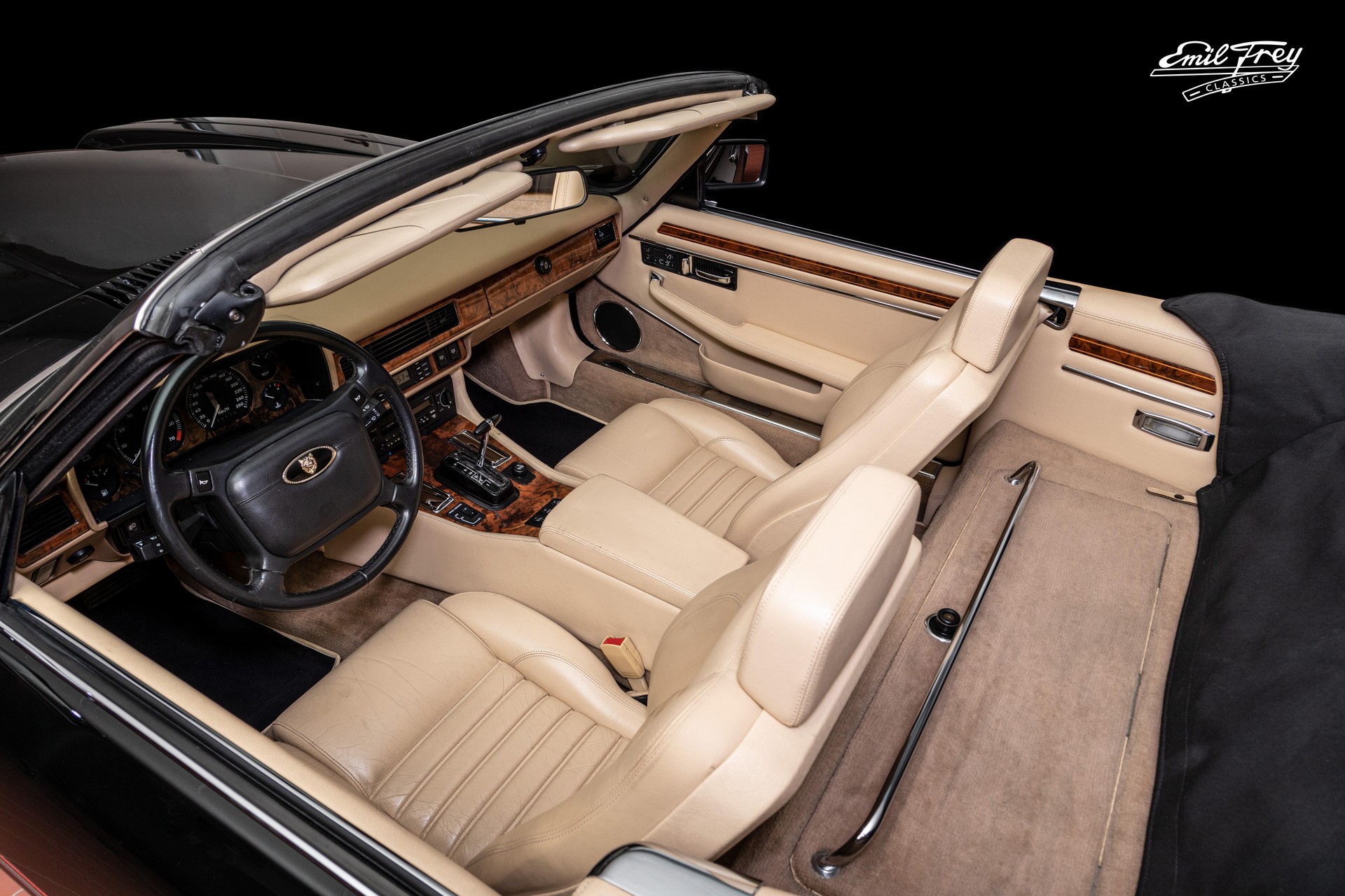 JAGUAR XJS V12 Convertible-image-2