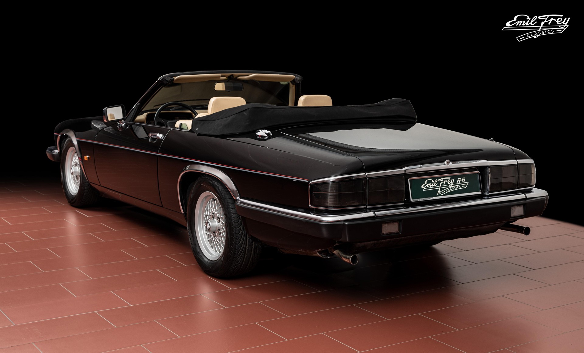 JAGUAR XJS V12 Convertible-image-1