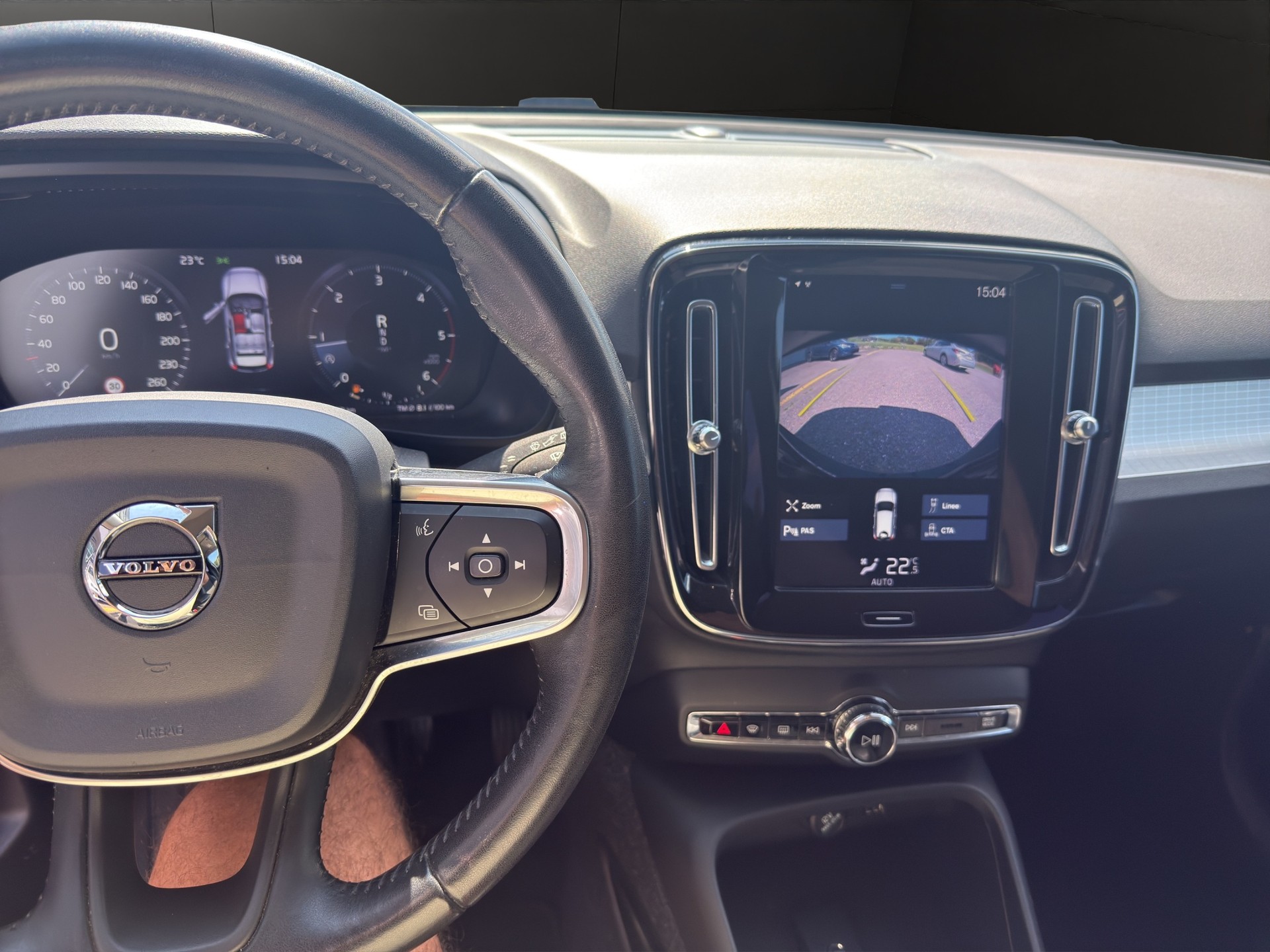 VOLVO XC40 D3 AWD Momentum Geartronic-image-8