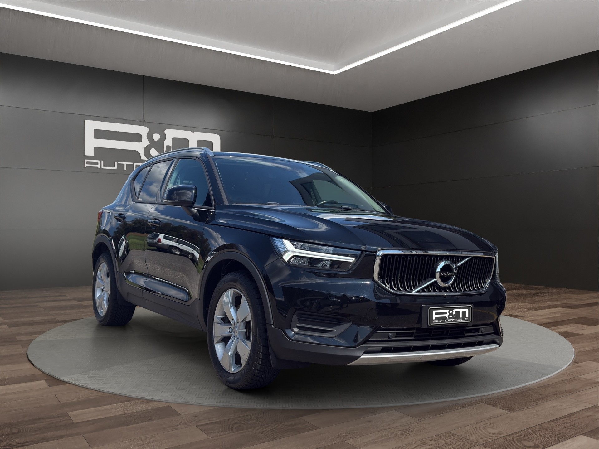 VOLVO XC40 D3 AWD Momentum Geartronic-image-0