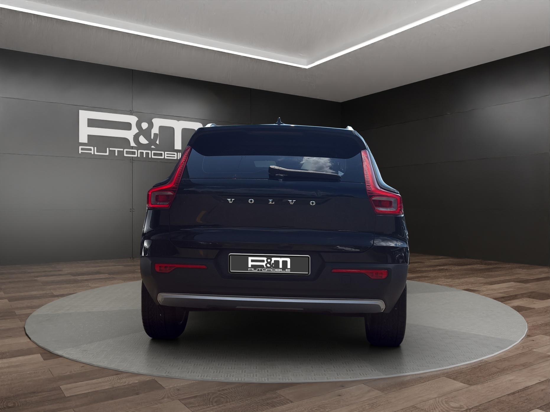 VOLVO XC40 D3 AWD Momentum Geartronic-image-3