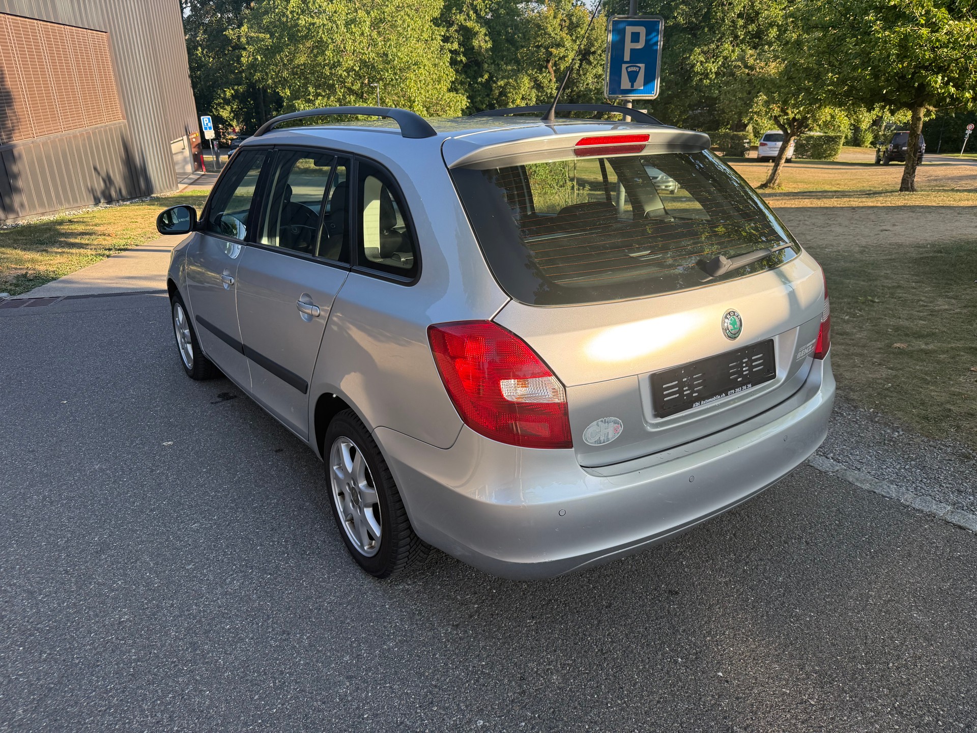 SKODA Fabia 1.6 TDI Ambiente-image-6