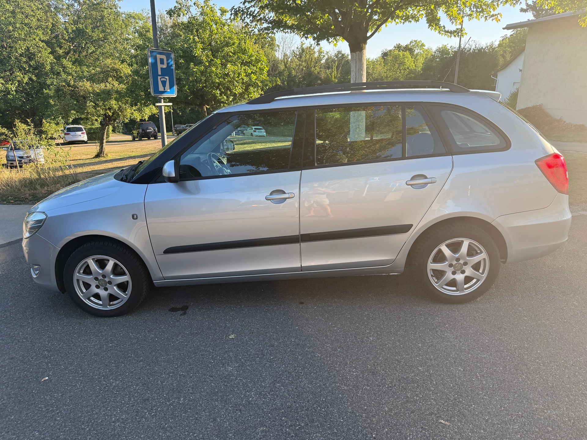 SKODA Fabia 1.6 TDI Ambiente-image-7