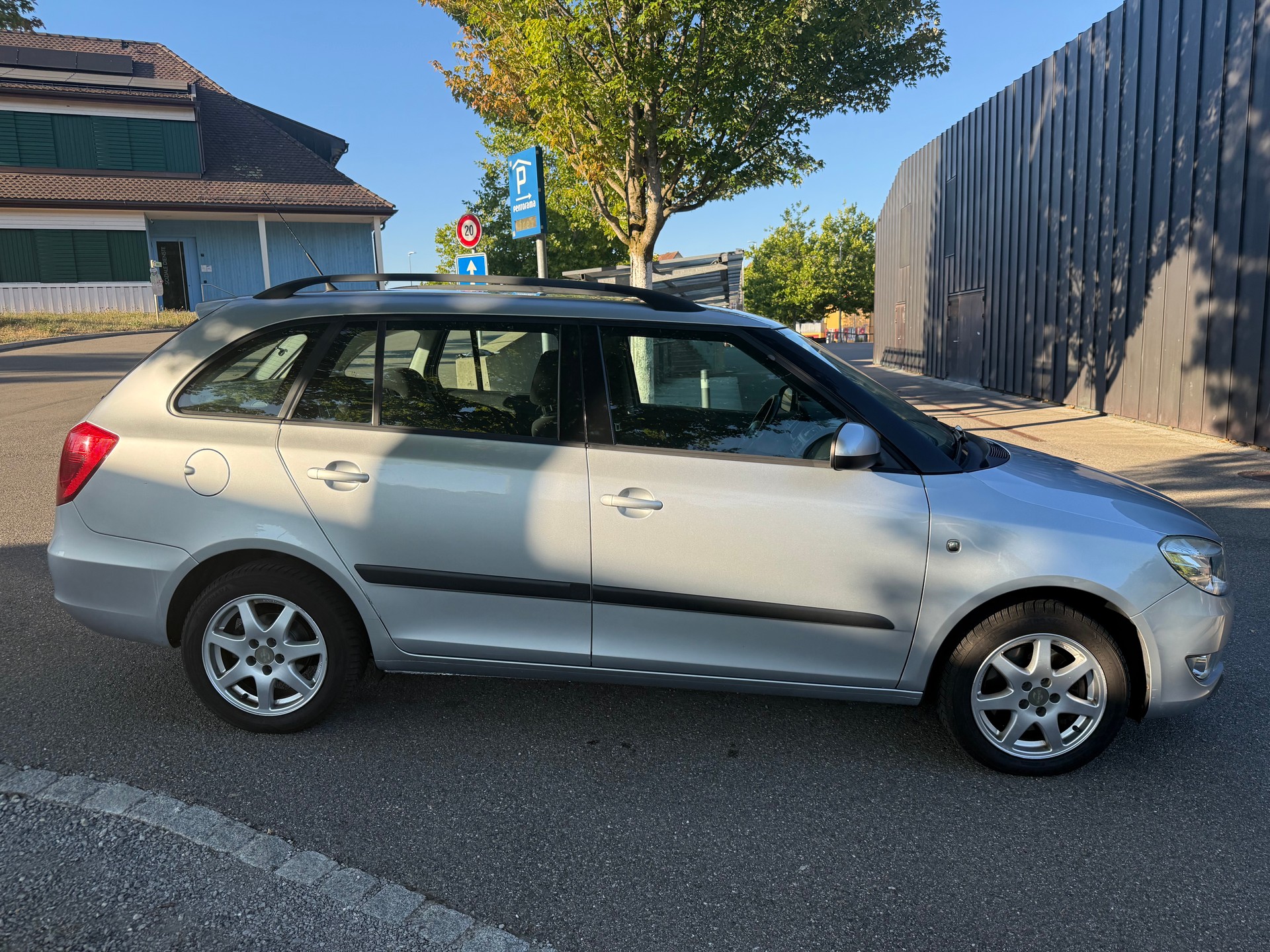 SKODA Fabia 1.6 TDI Ambiente-image-3