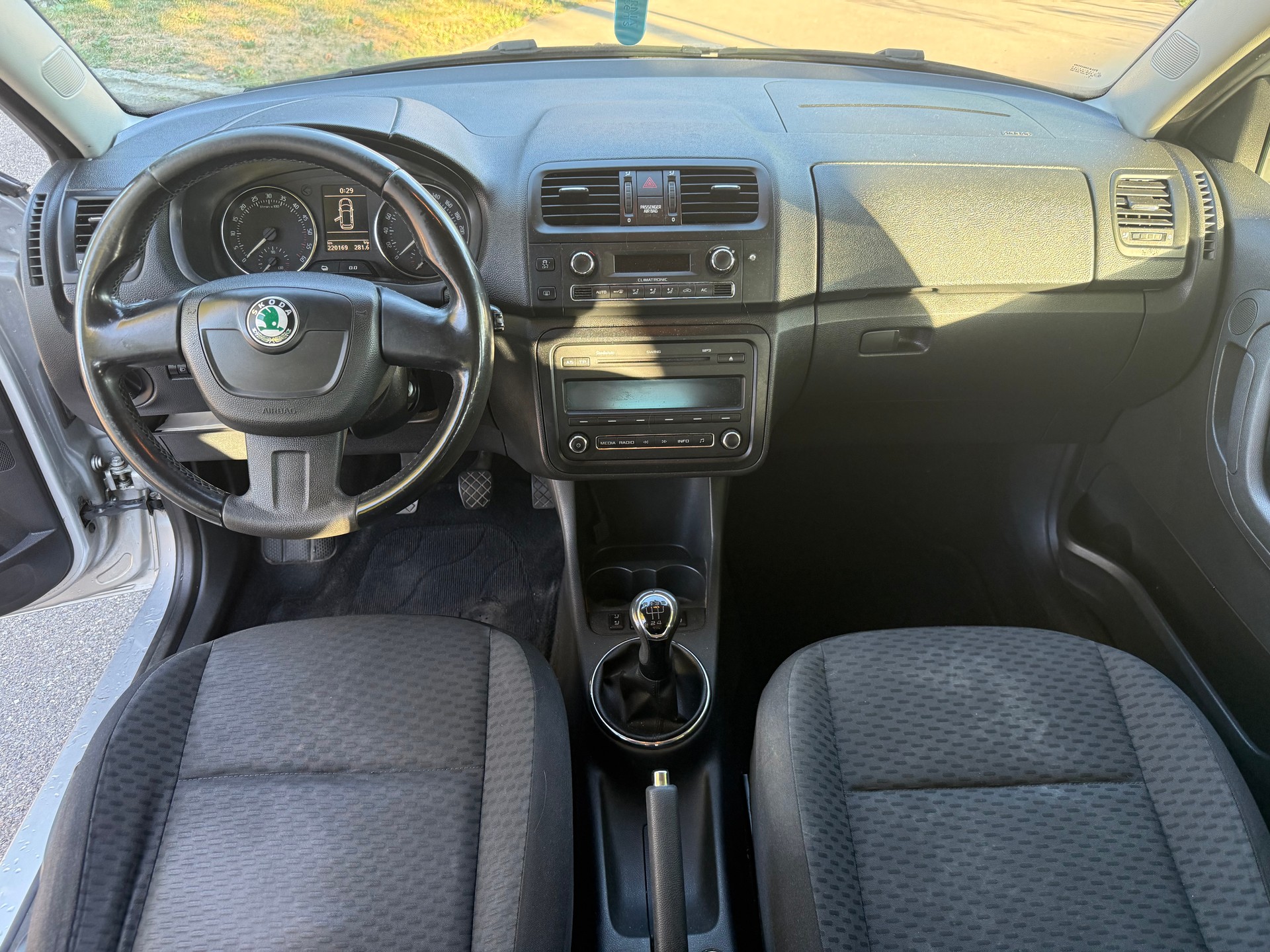 SKODA Fabia 1.6 TDI Ambiente-image-9