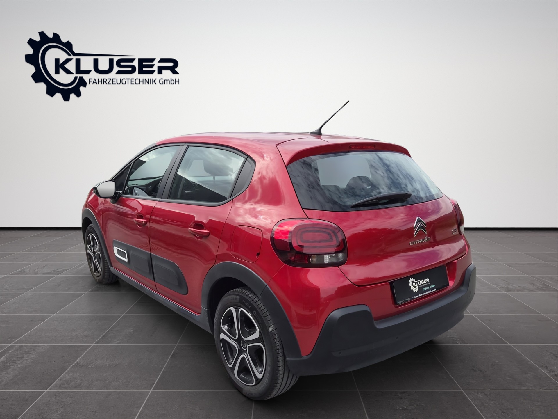CITROEN C3 1.2i PureTech Swiss Edition EAT6-image-3
