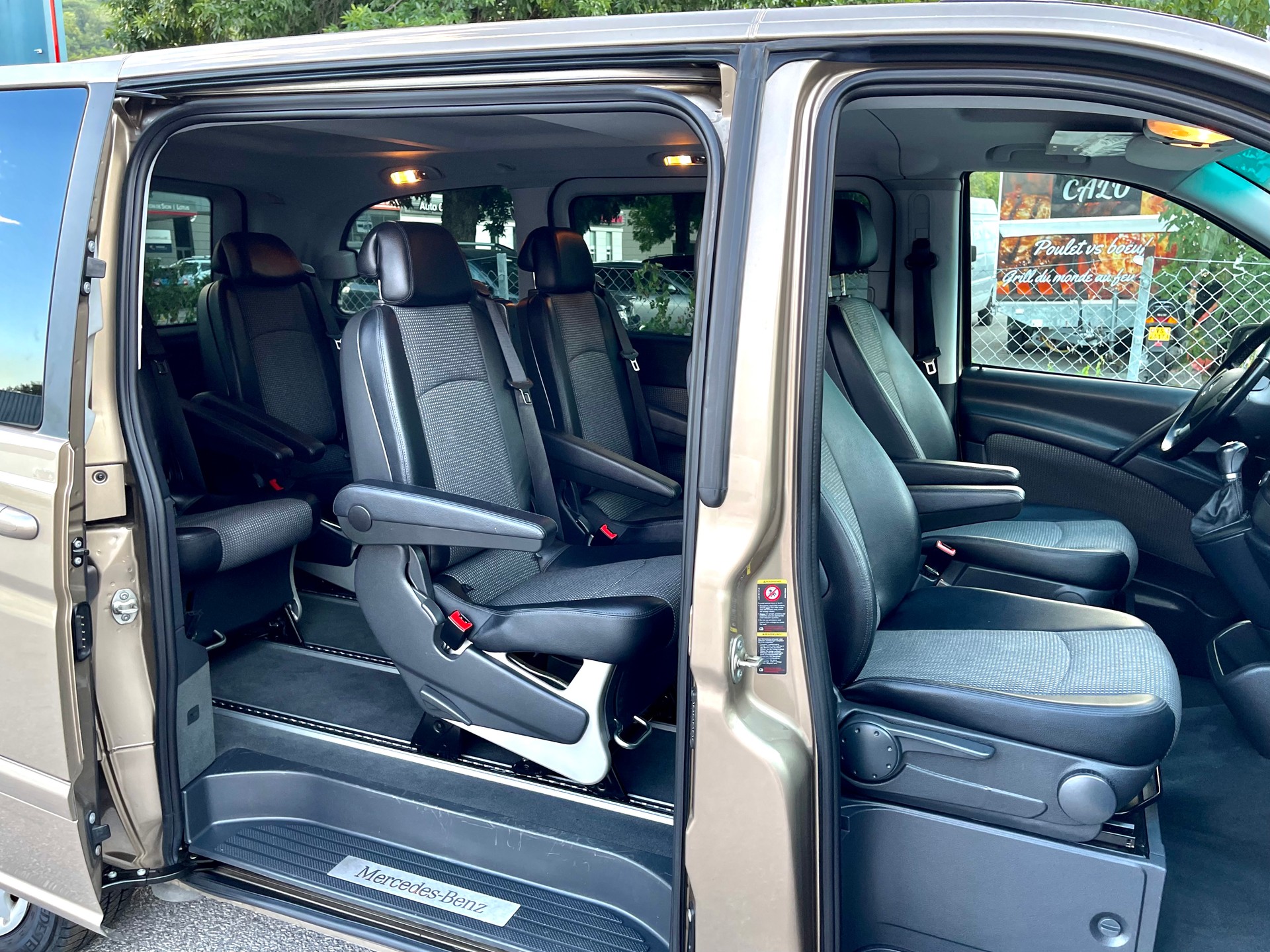 MERCEDES-BENZ Viano 3.0 CDI Blue Efficiency Ambiente A-image-14