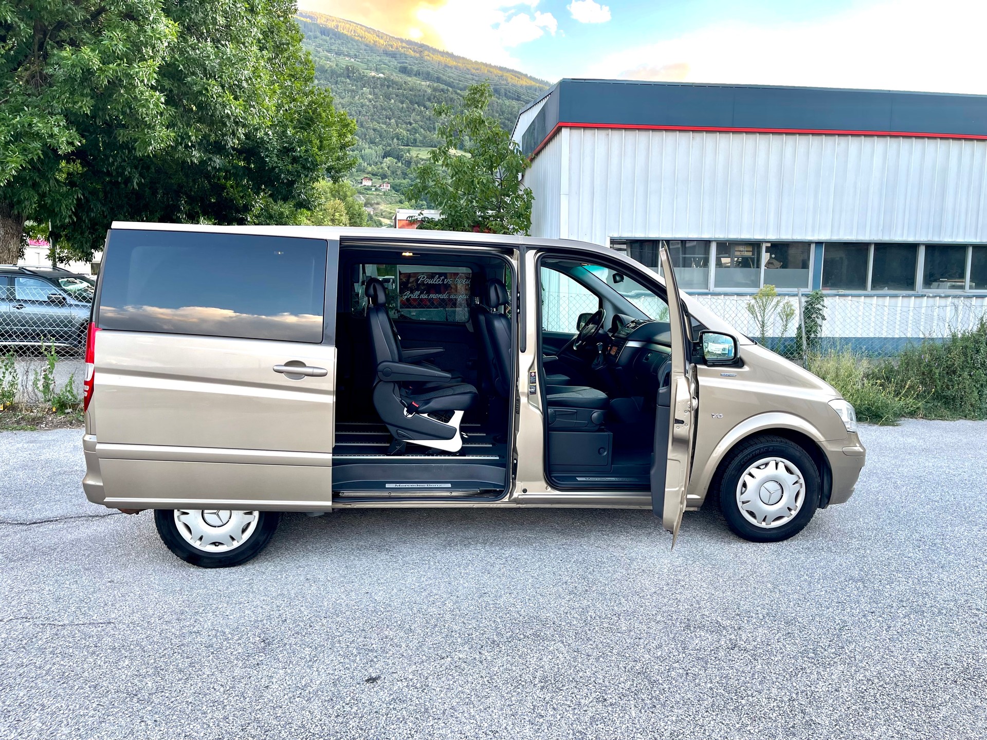 MERCEDES-BENZ Viano 3.0 CDI Blue Efficiency Ambiente A-image-15