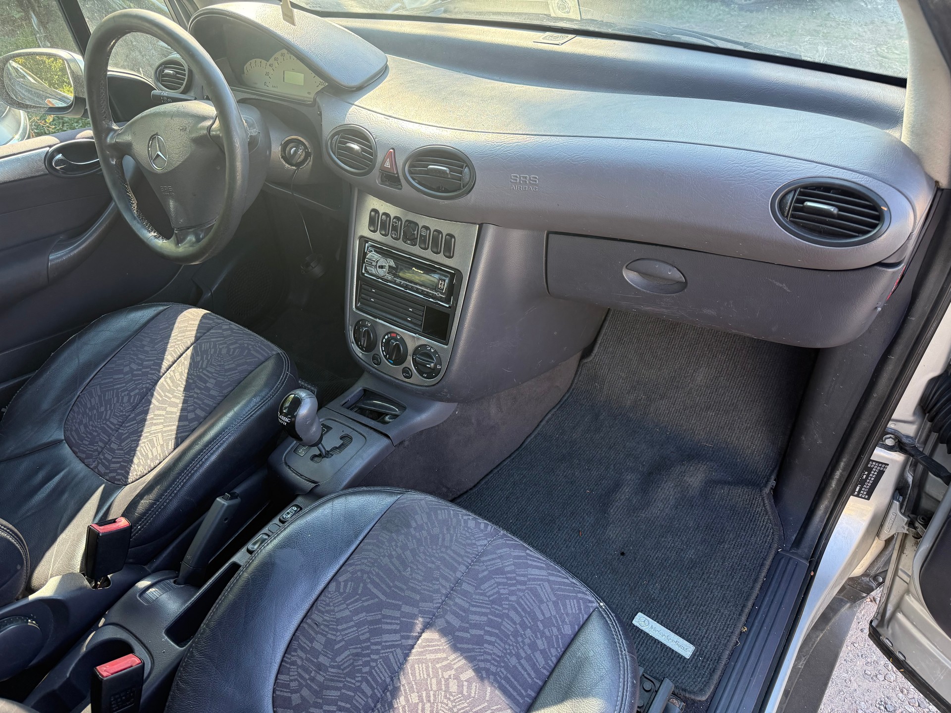 MERCEDES-BENZ A 170 CDI Avantgarde-image-7