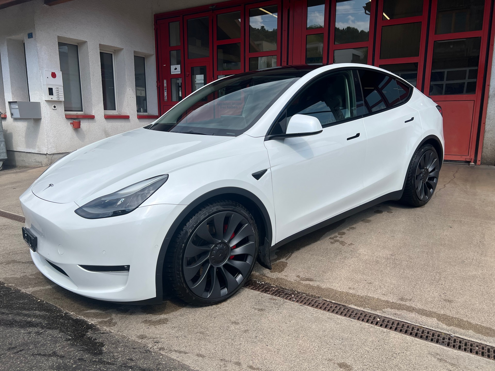 TESLA Model Y Performance // SoH 90%-image-1