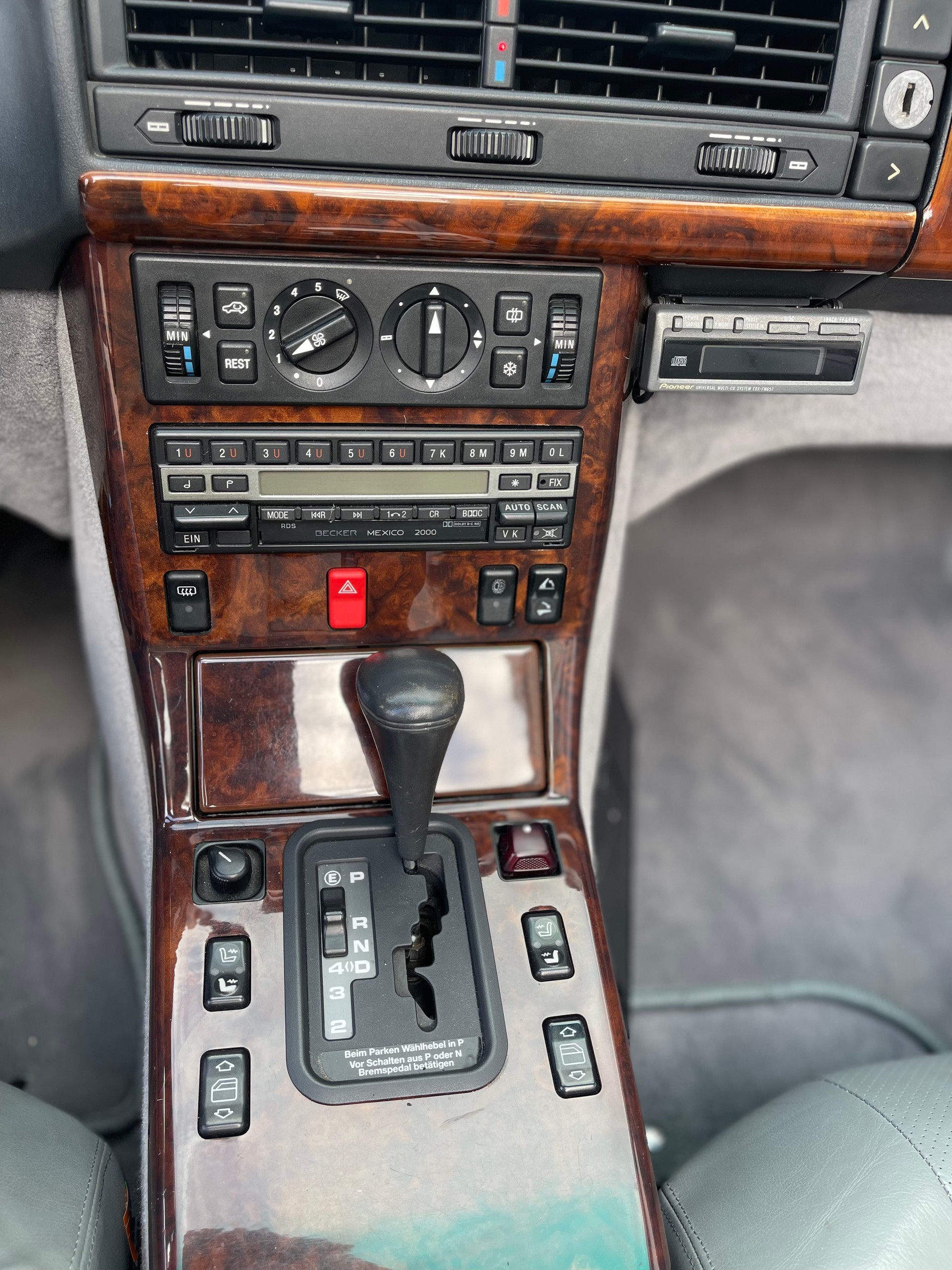 MERCEDES-BENZ SL 300-image-10