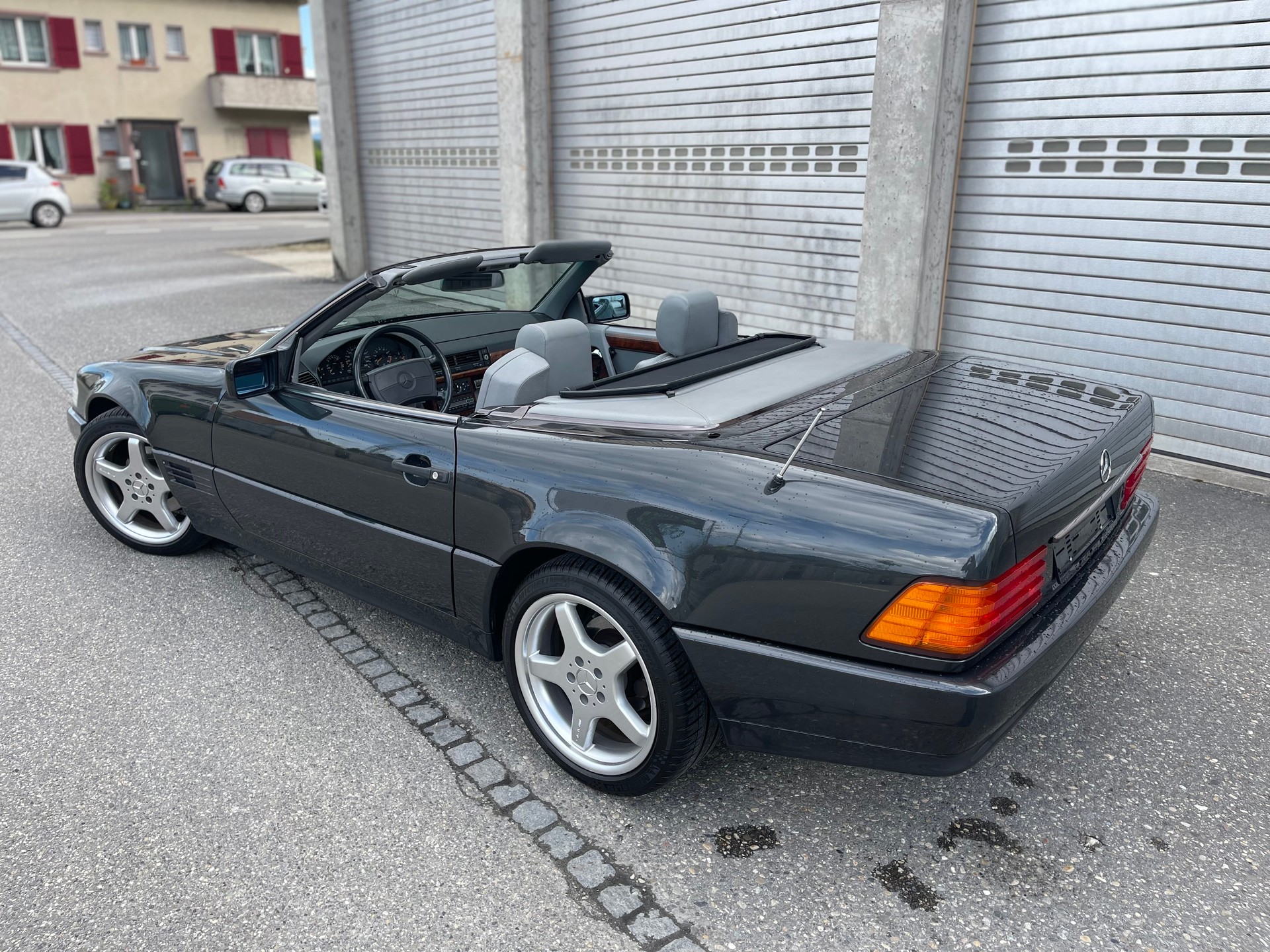 MERCEDES-BENZ SL 300-image-1