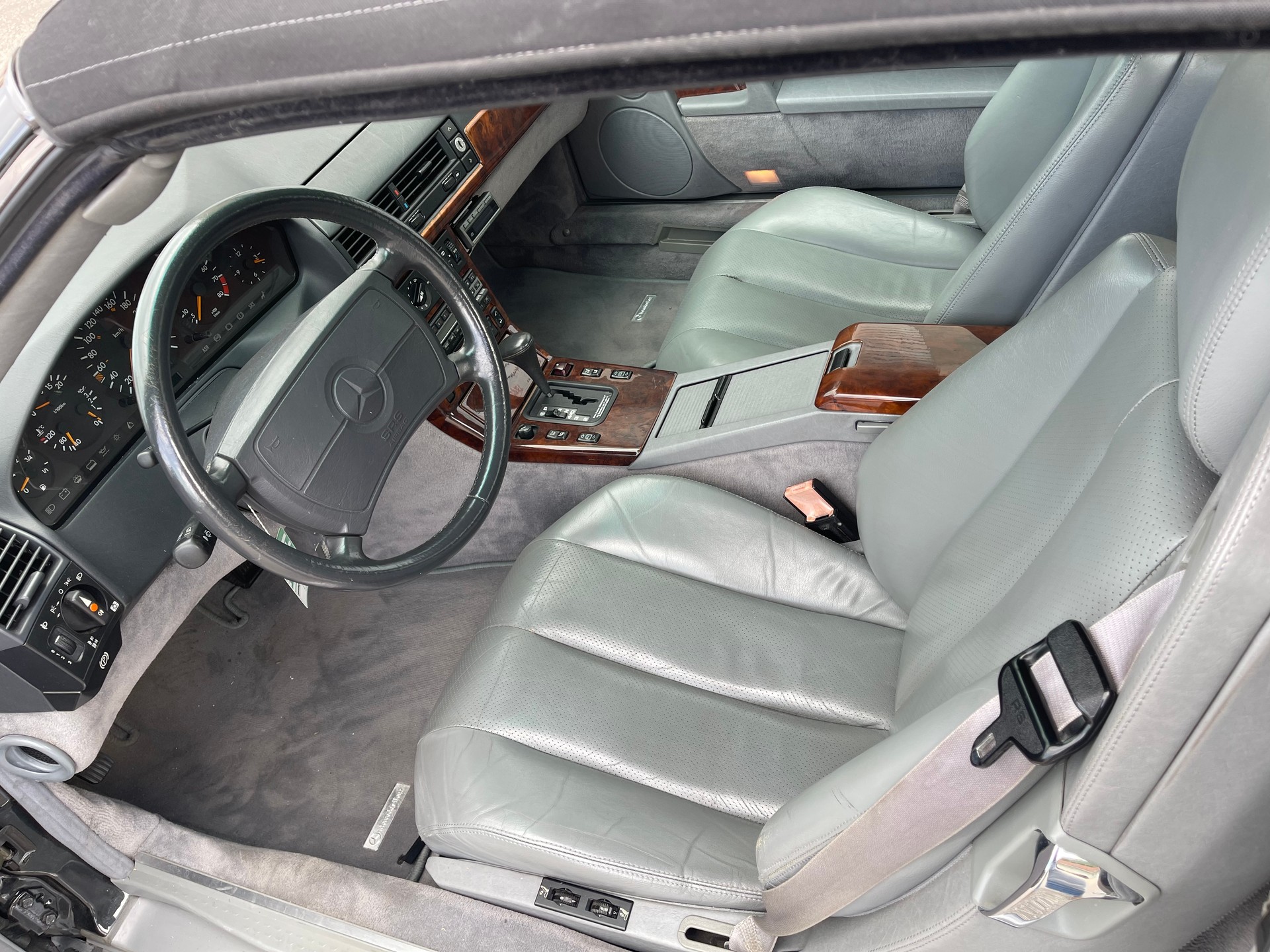 MERCEDES-BENZ SL 300-image-12