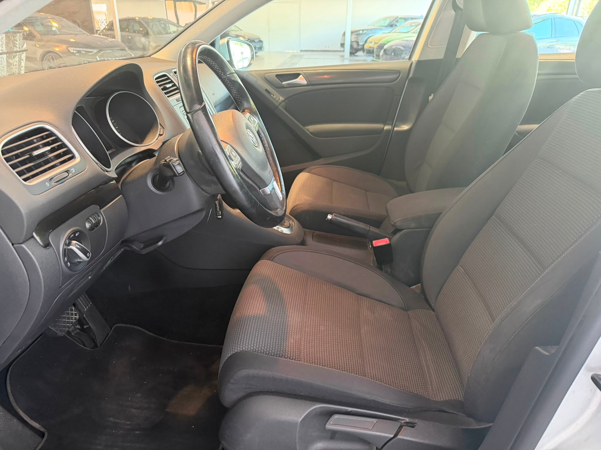 VW Golf 1.4 TSI Highline DSG-image-11