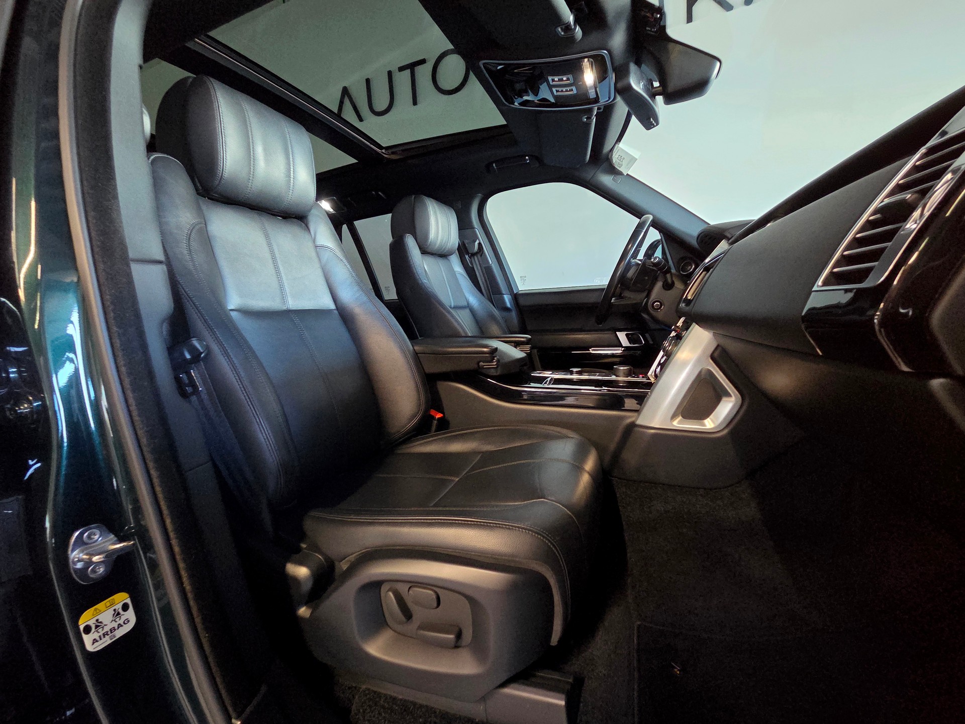 LAND ROVER Range Rover 3.0 TDV6 HSE-image-4