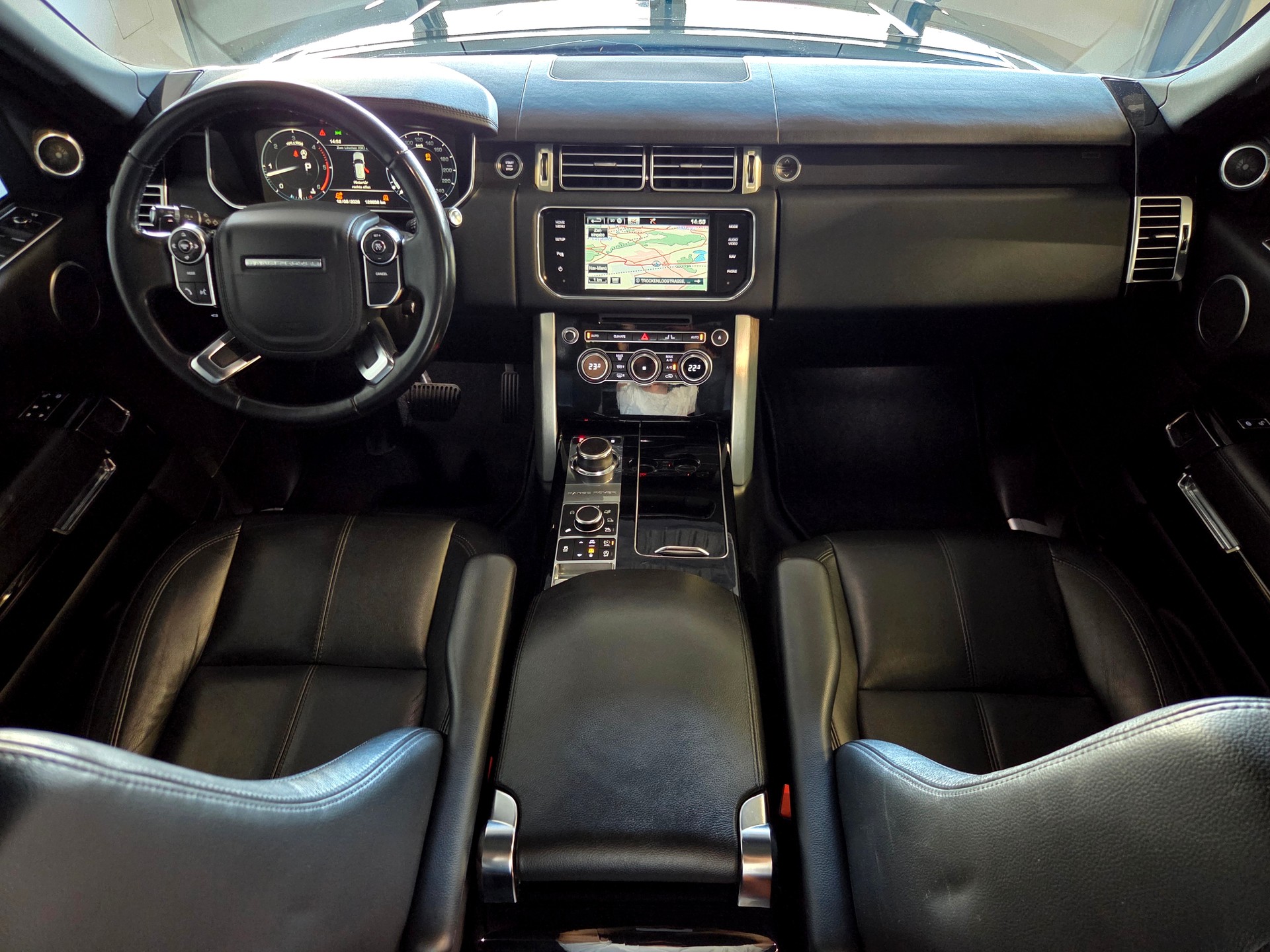 LAND ROVER Range Rover 3.0 TDV6 HSE-image-6