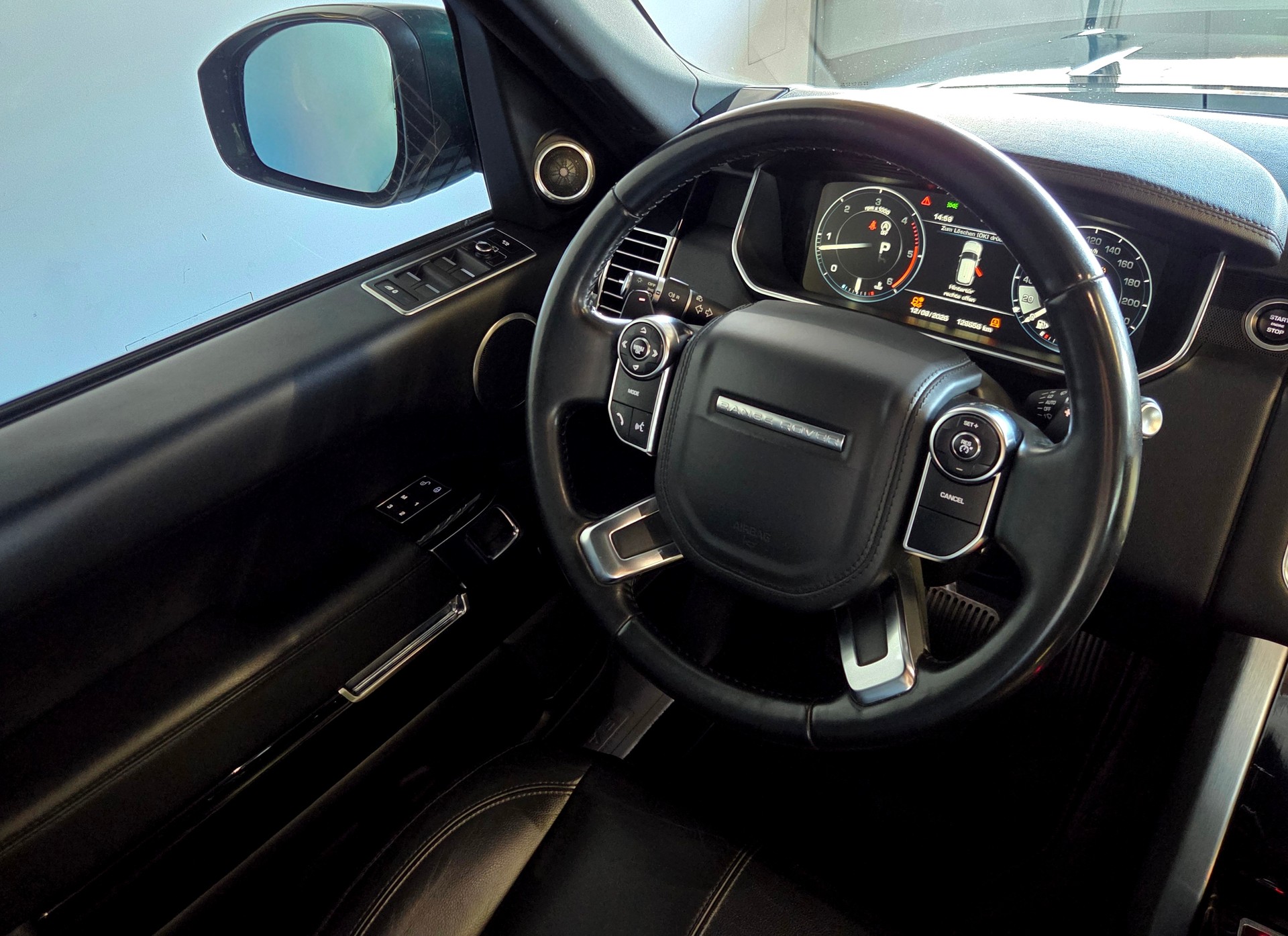 LAND ROVER Range Rover 3.0 TDV6 HSE-image-15