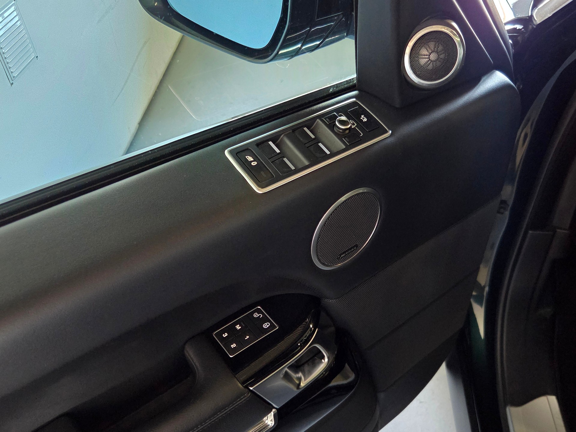 LAND ROVER Range Rover 3.0 TDV6 HSE-image-5