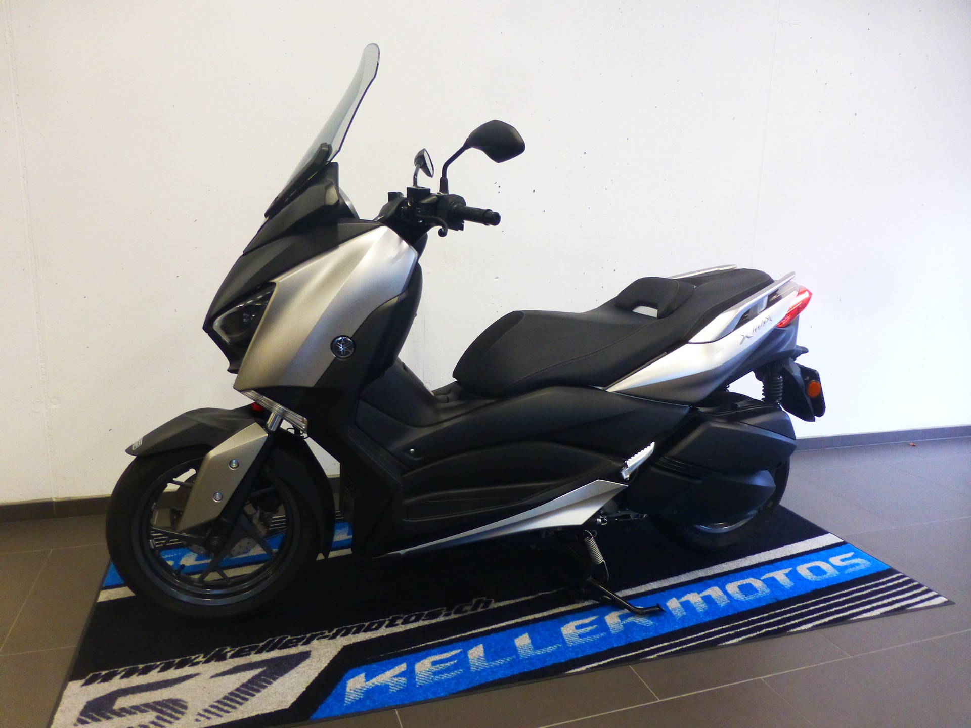 YAMAHA X-Max CZD 300 ABS-showroom-element-3