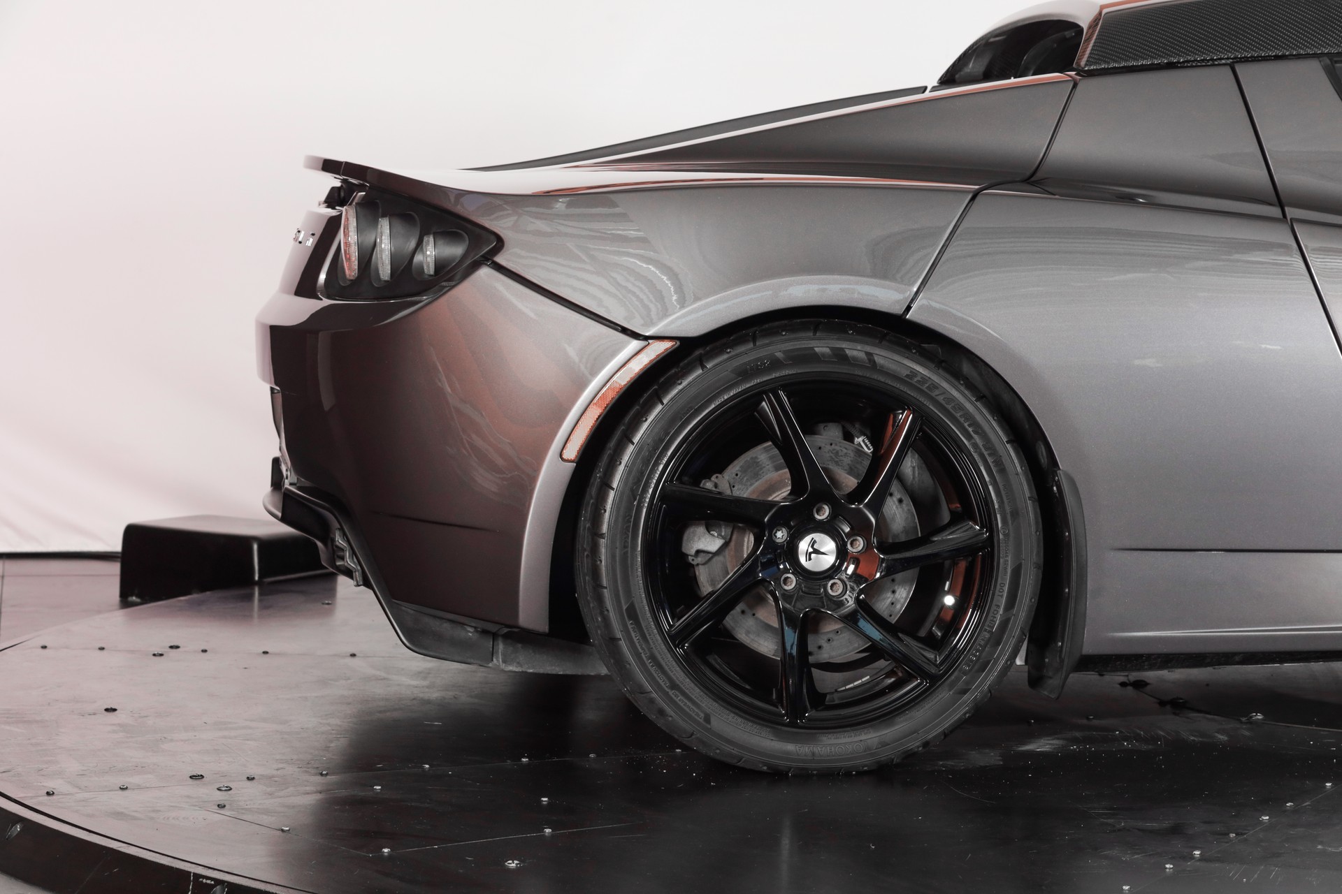 TESLA Roadster * Carbon Hard-top * 8 wheels-image-8