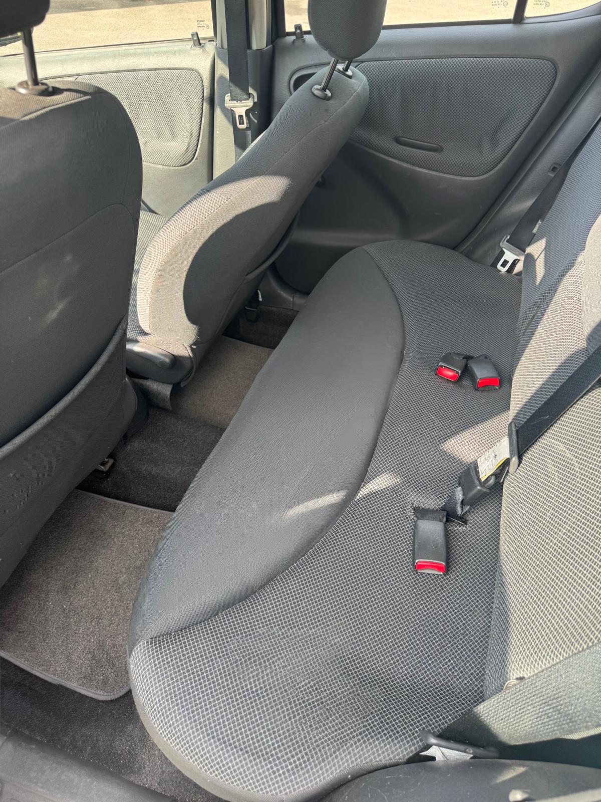 TOYOTA Yaris 1.3 Linea Luna-image-7