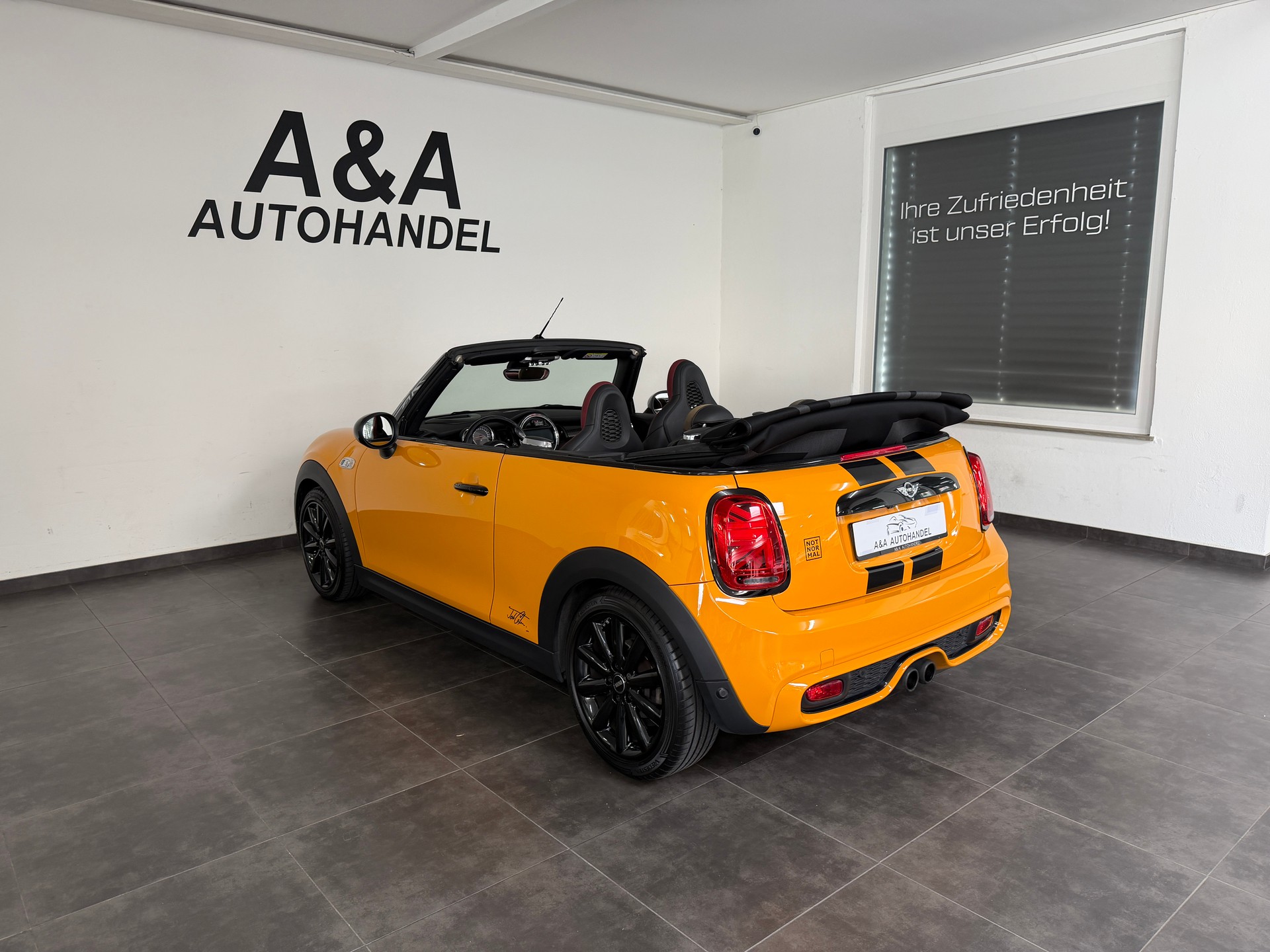 MINI Cooper S Cabriolet Steptronic-image-5