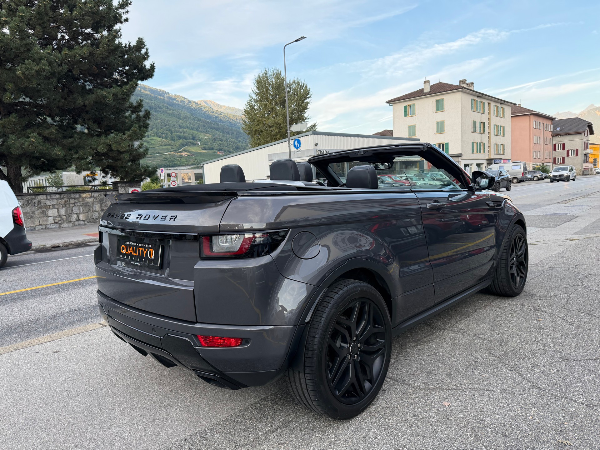 LAND ROVER Range Rover Evoque Convert. 2.0Si4 HSE Dynamic AT9-image-2