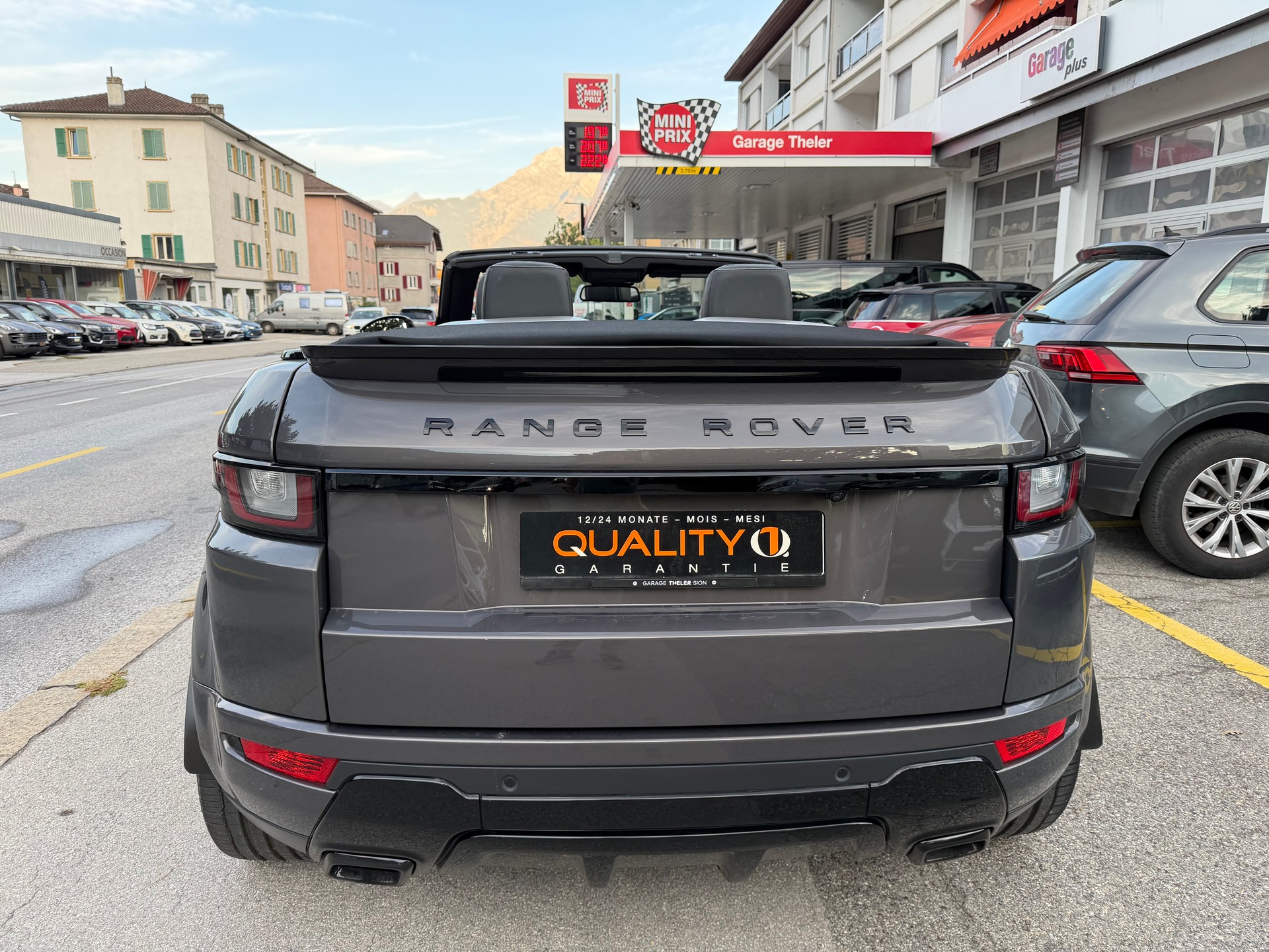LAND ROVER Range Rover Evoque Convert. 2.0Si4 HSE Dynamic AT9-image-3