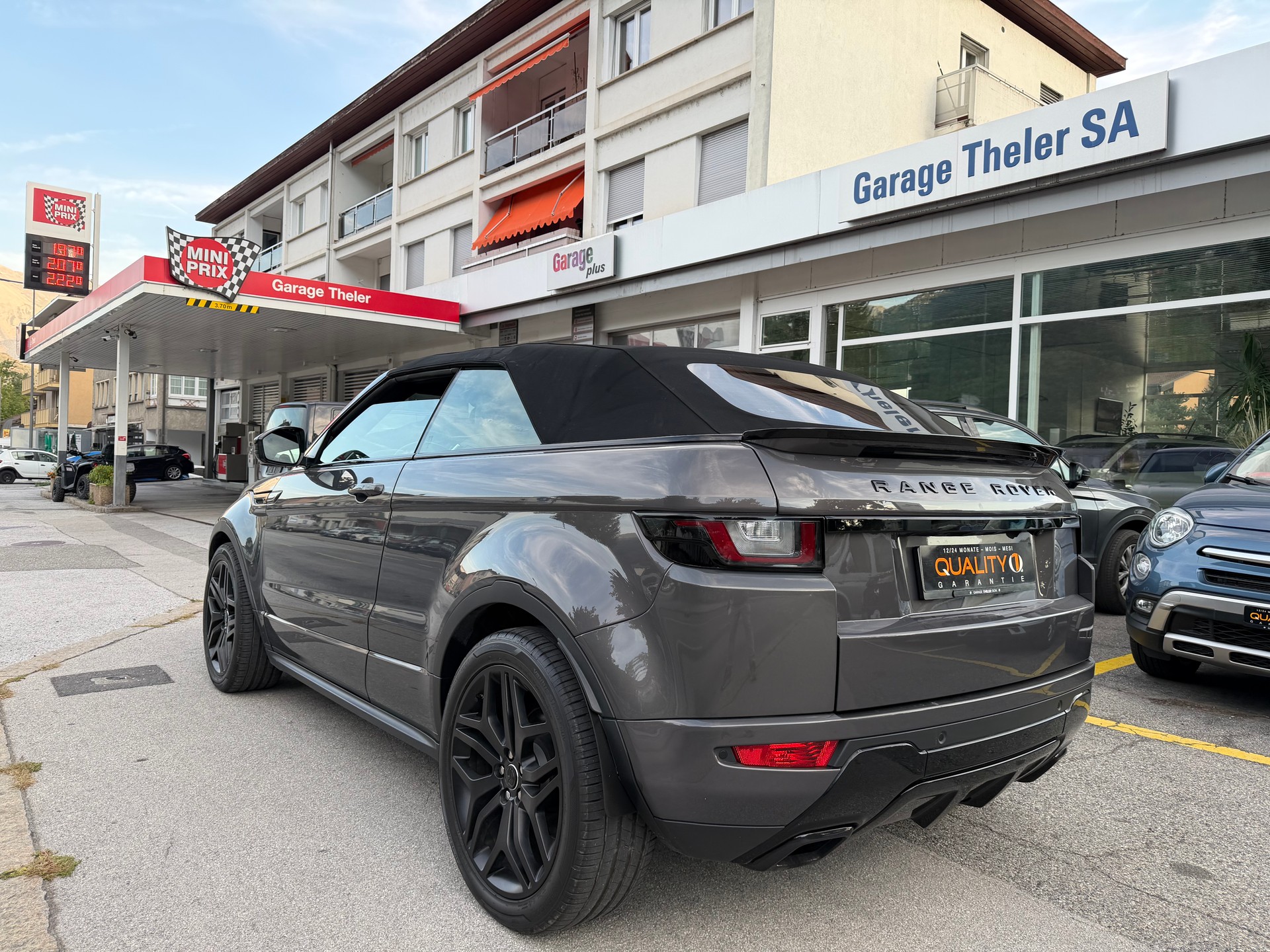 LAND ROVER Range Rover Evoque Convert. 2.0Si4 HSE Dynamic AT9-image-11
