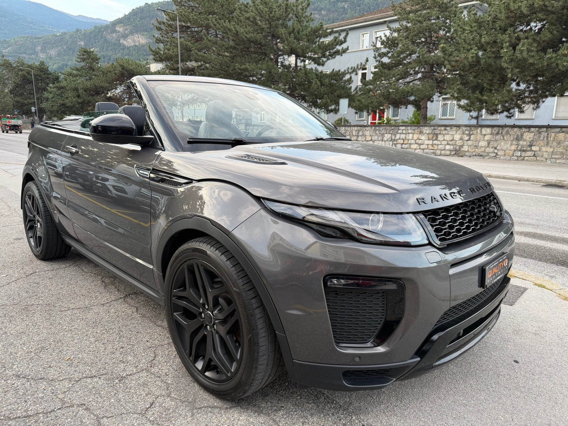 LAND ROVER Range Rover Evoque Convert. 2.0Si4 HSE Dynamic AT9-image-1