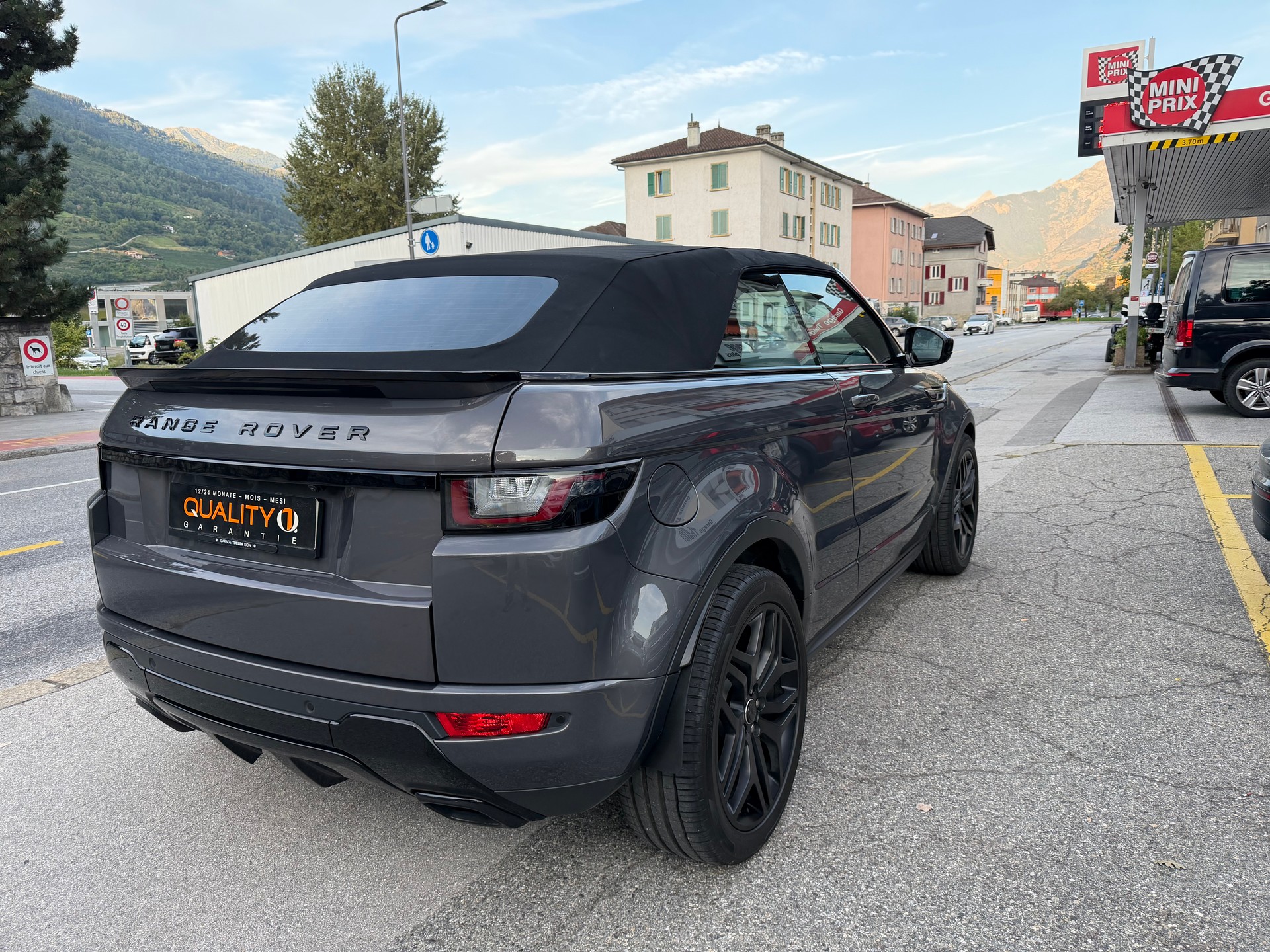 LAND ROVER Range Rover Evoque Convert. 2.0Si4 HSE Dynamic AT9-image-12