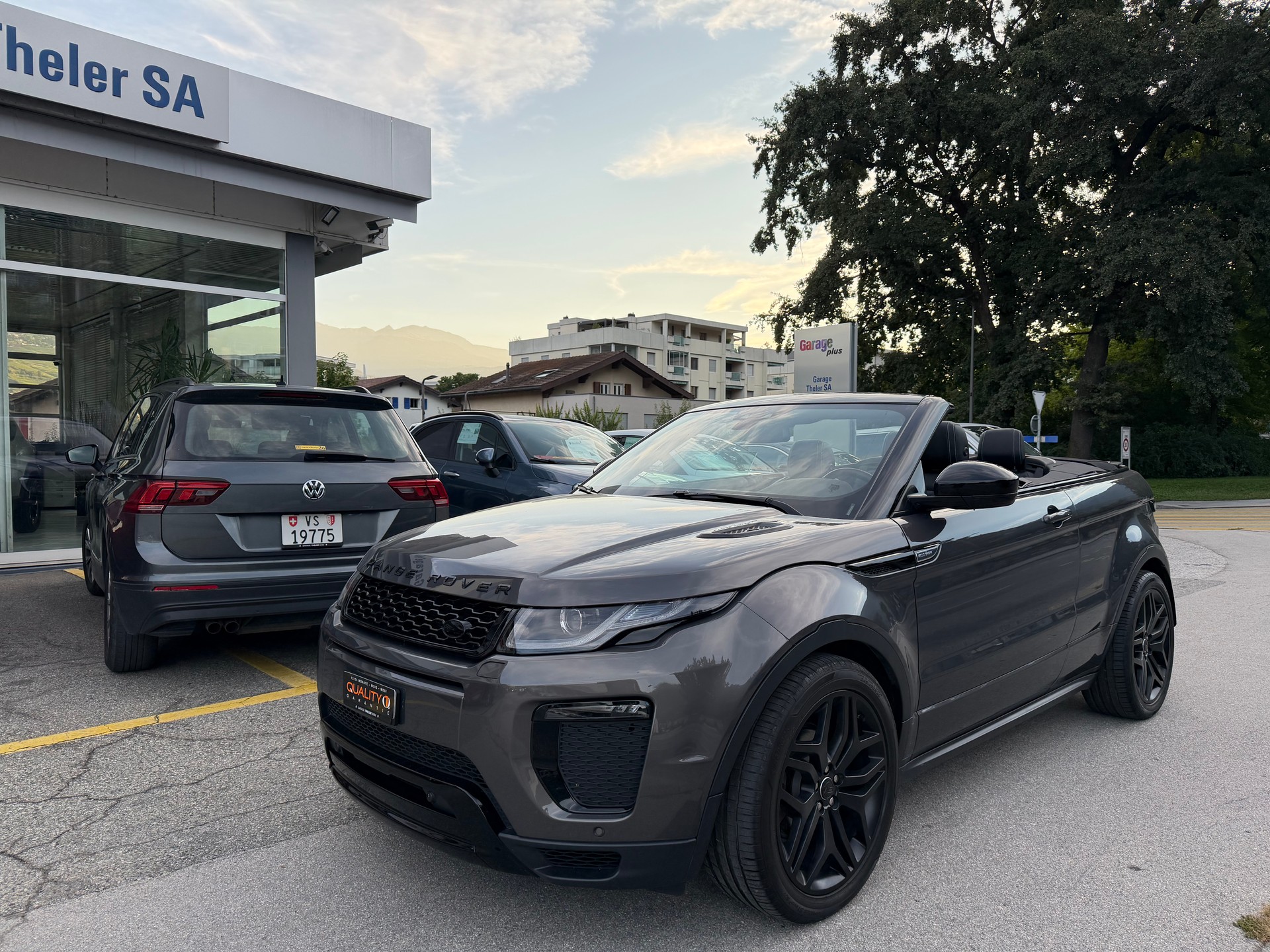 LAND ROVER Range Rover Evoque Convert. 2.0Si4 HSE Dynamic AT9-image-0