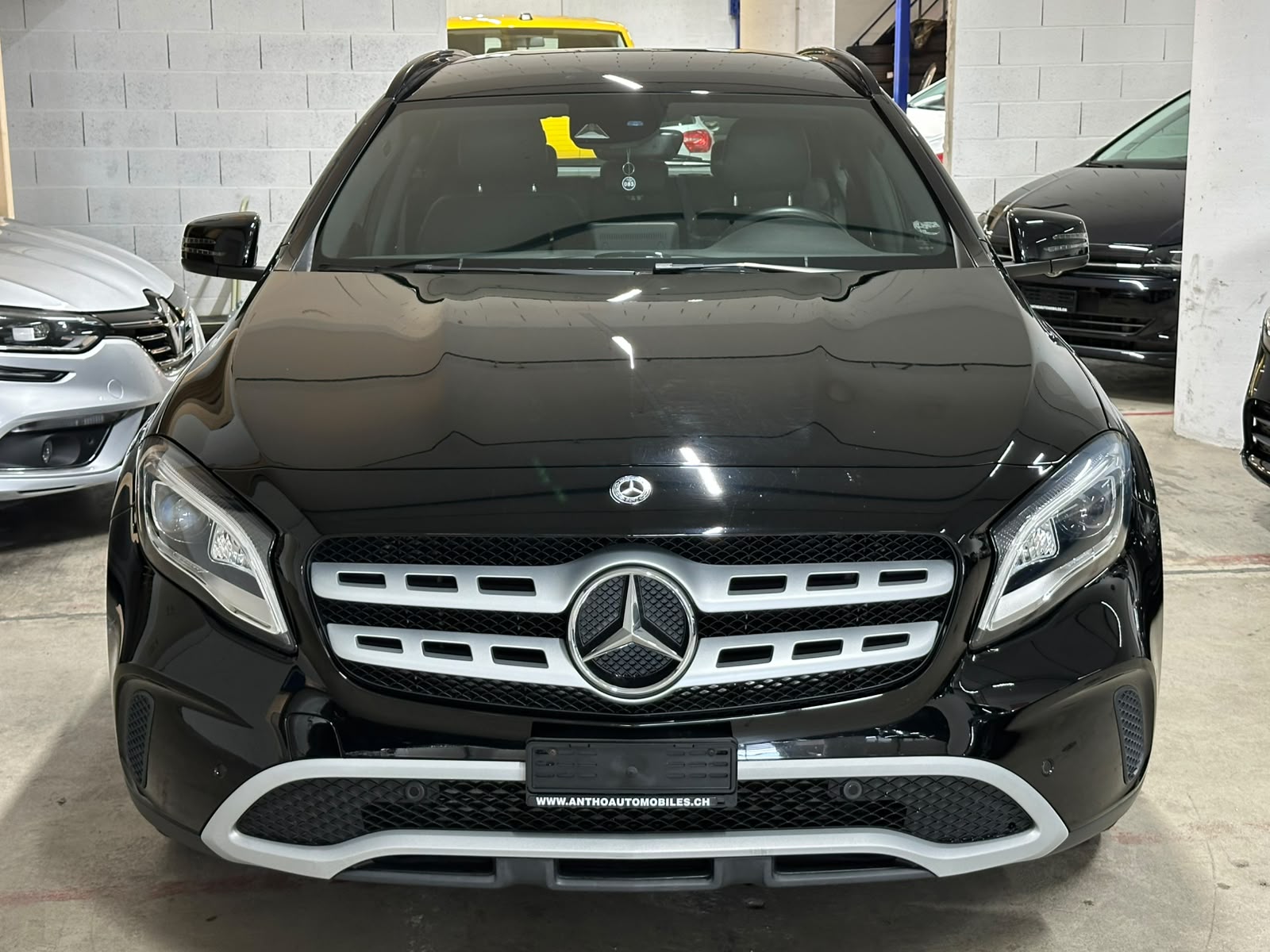 MERCEDES-BENZ GLA 200 d Swiss Star Edition AMG 4Matic 7G-DCT-image-2