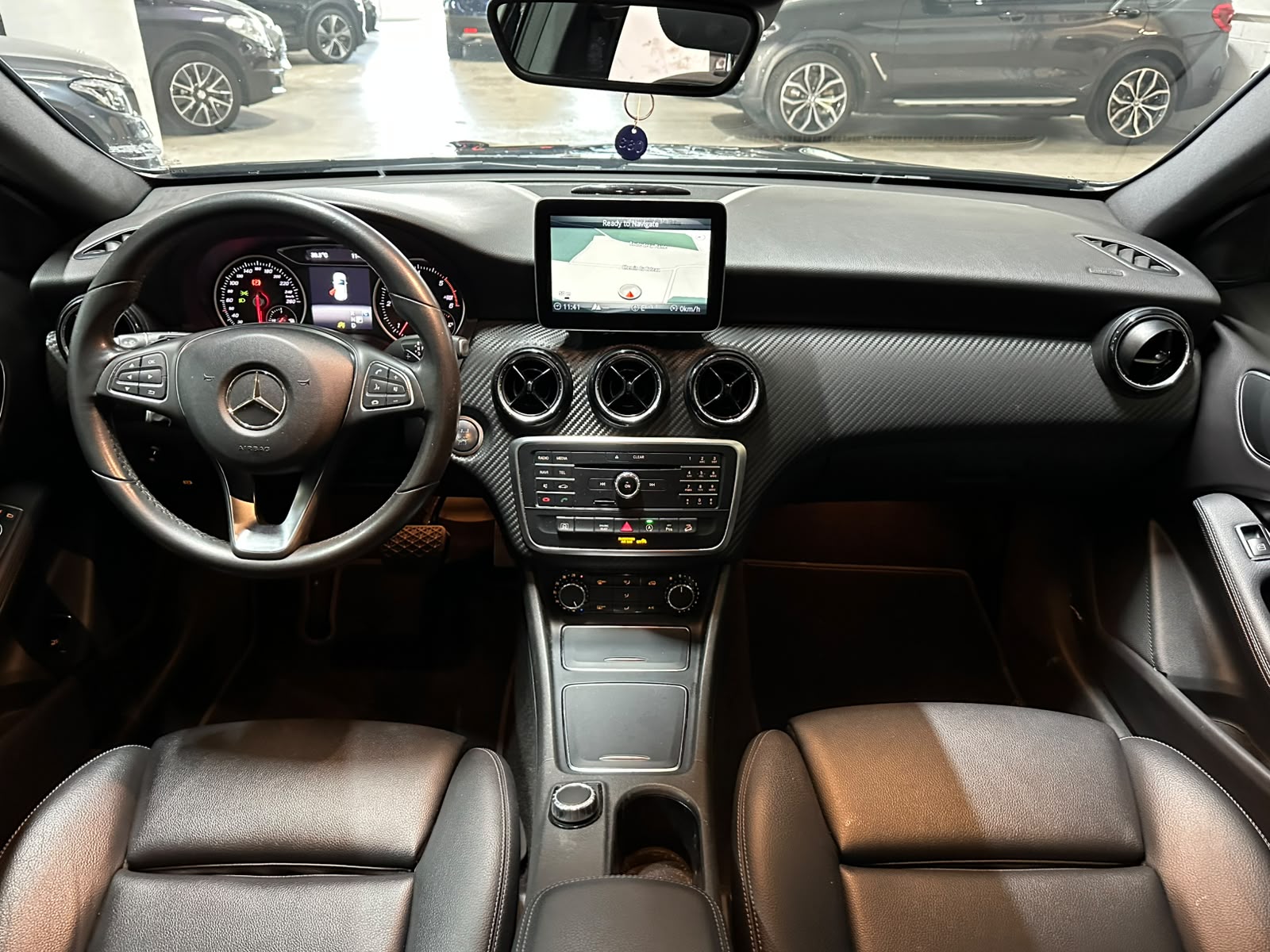 MERCEDES-BENZ GLA 200 d Swiss Star Edition AMG 4Matic 7G-DCT-image-6