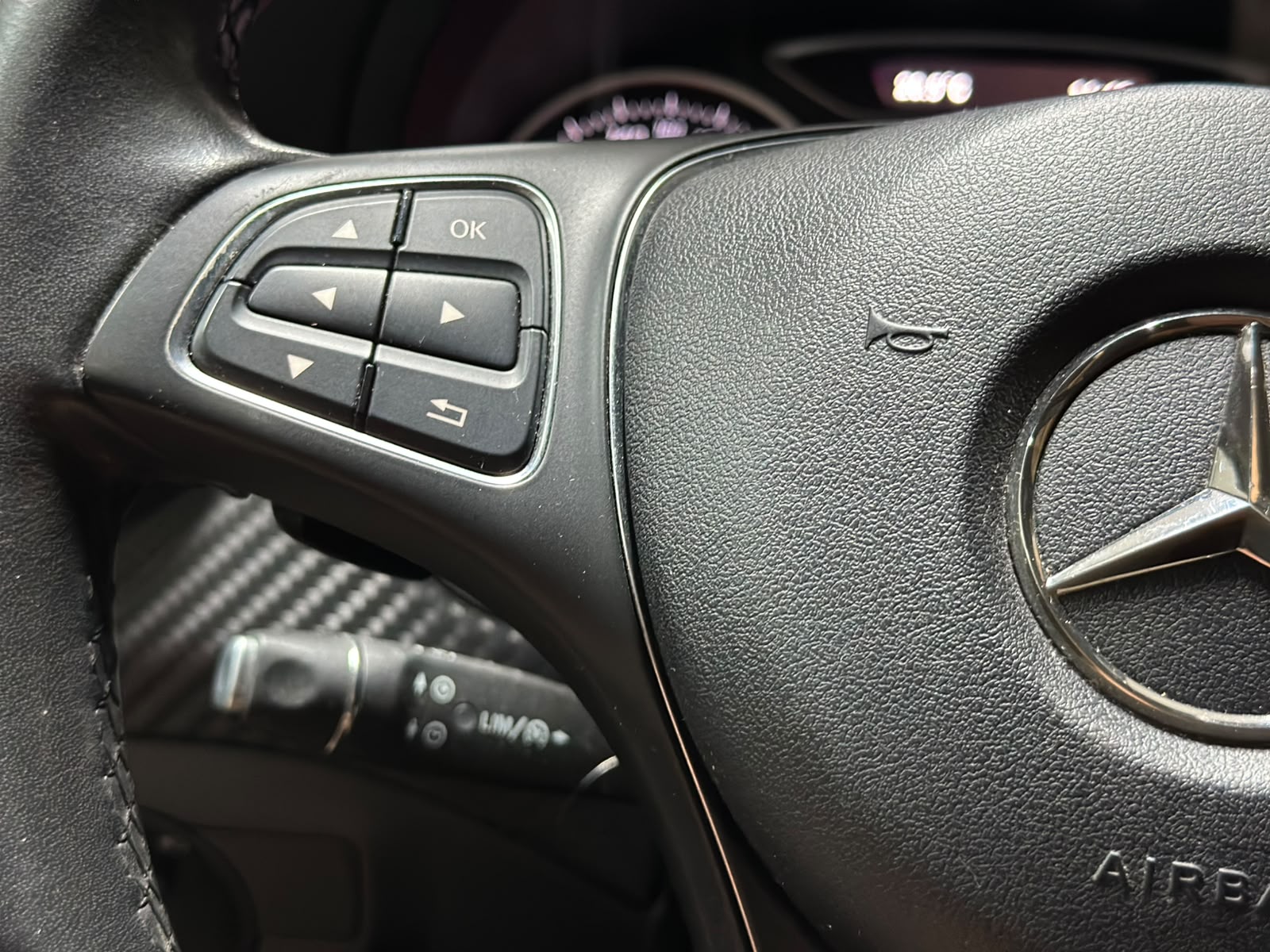 MERCEDES-BENZ GLA 200 d Swiss Star Edition AMG 4Matic 7G-DCT-image-10