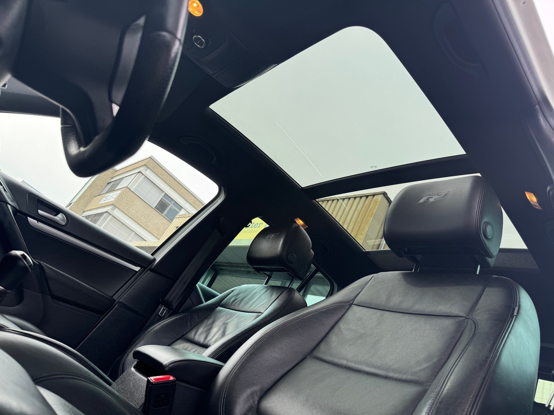 VW Tiguan 2.0 TDI BMT R-Line Design 4Motion-image-7
