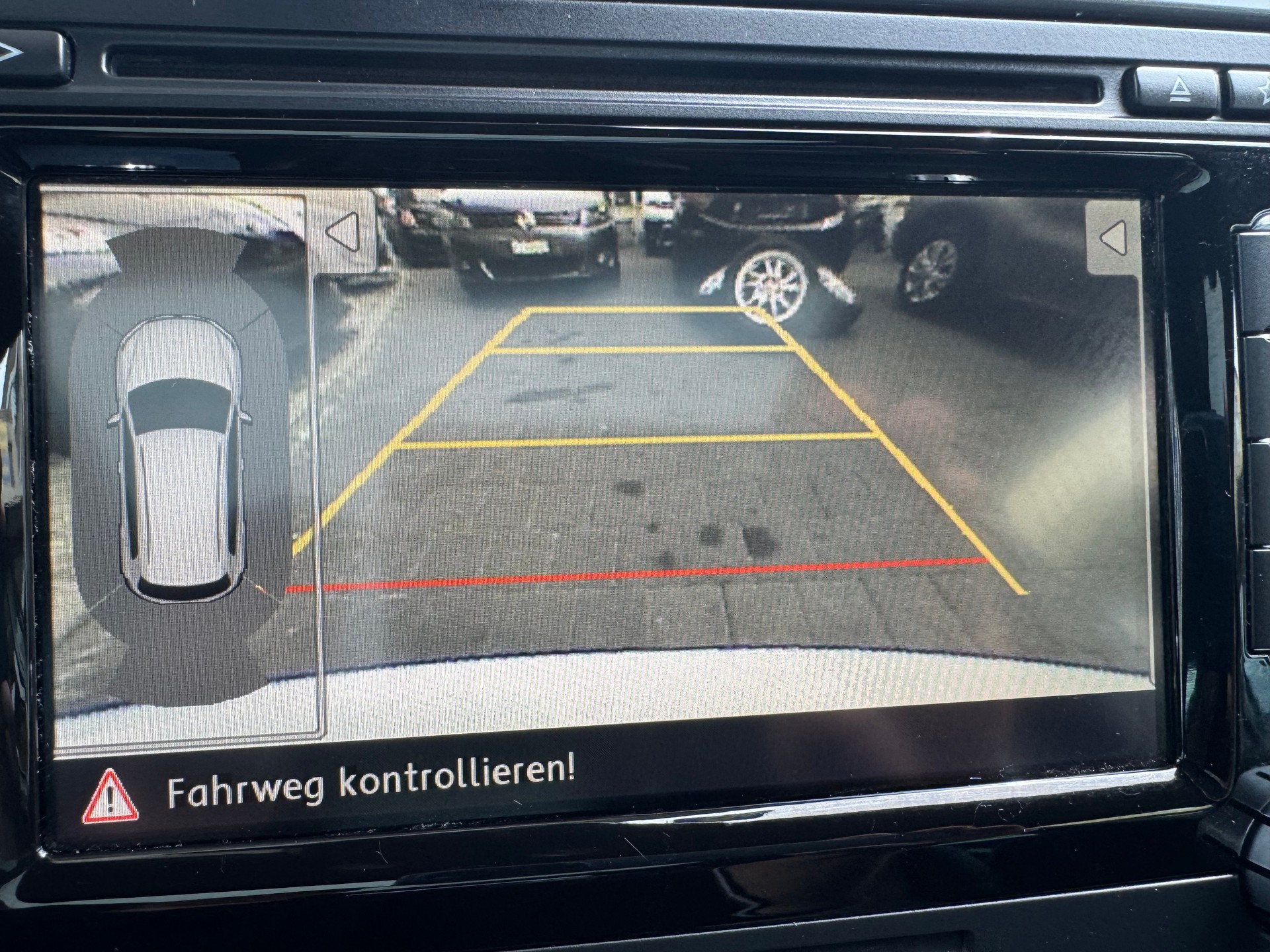 VW Tiguan 2.0 TDI BMT R-Line Design 4Motion-image-8