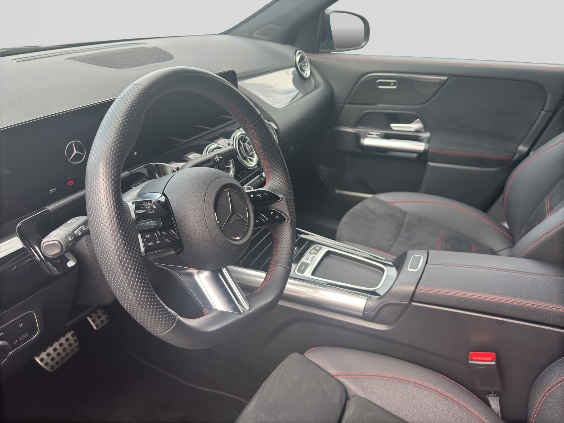 MERCEDES-BENZ GLA 220d AMG Line 4Matic Night 8G-DCT-image-6