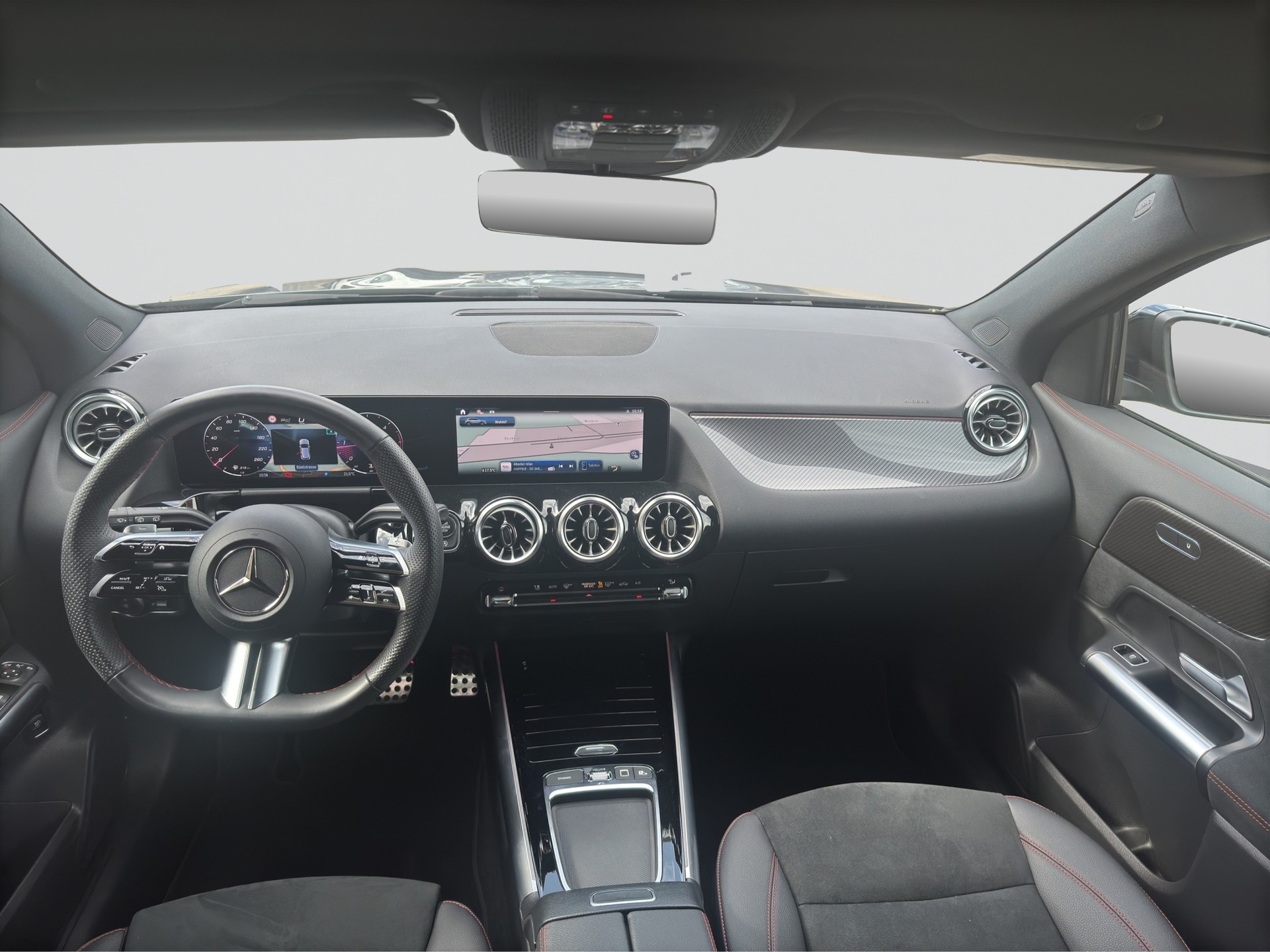 MERCEDES-BENZ GLA 220d AMG Line 4Matic Night 8G-DCT-image-13