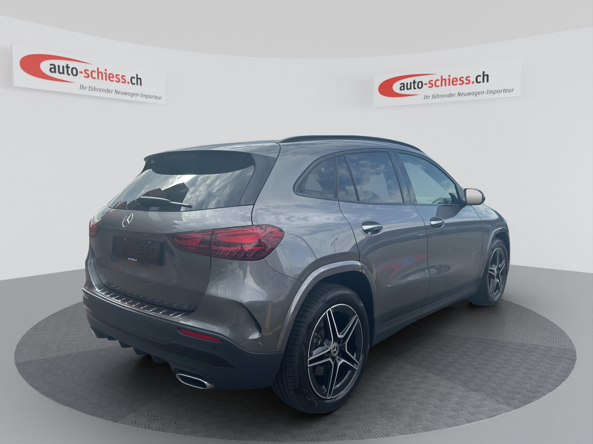 MERCEDES-BENZ GLA 220d AMG Line 4Matic Night 8G-DCT-image-5